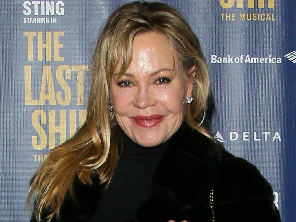 1024x768 Melanie Griffith & Daughter Stella Look So Similar While Shopping