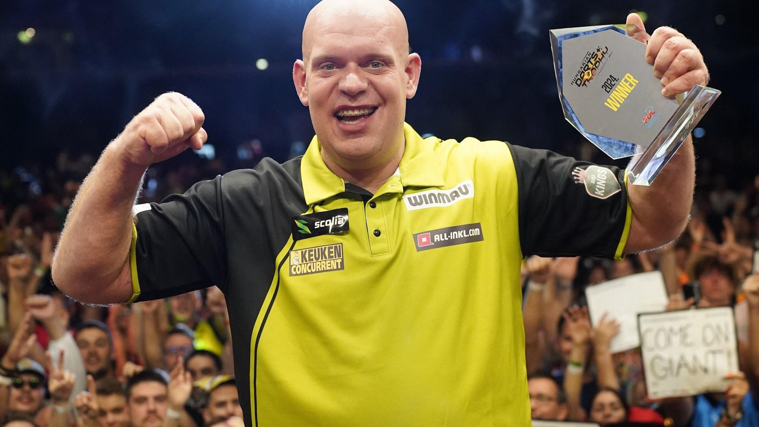 2560x1440 Hungarian Darts Trophy: Michael van Gerwen beats Gian van Veen