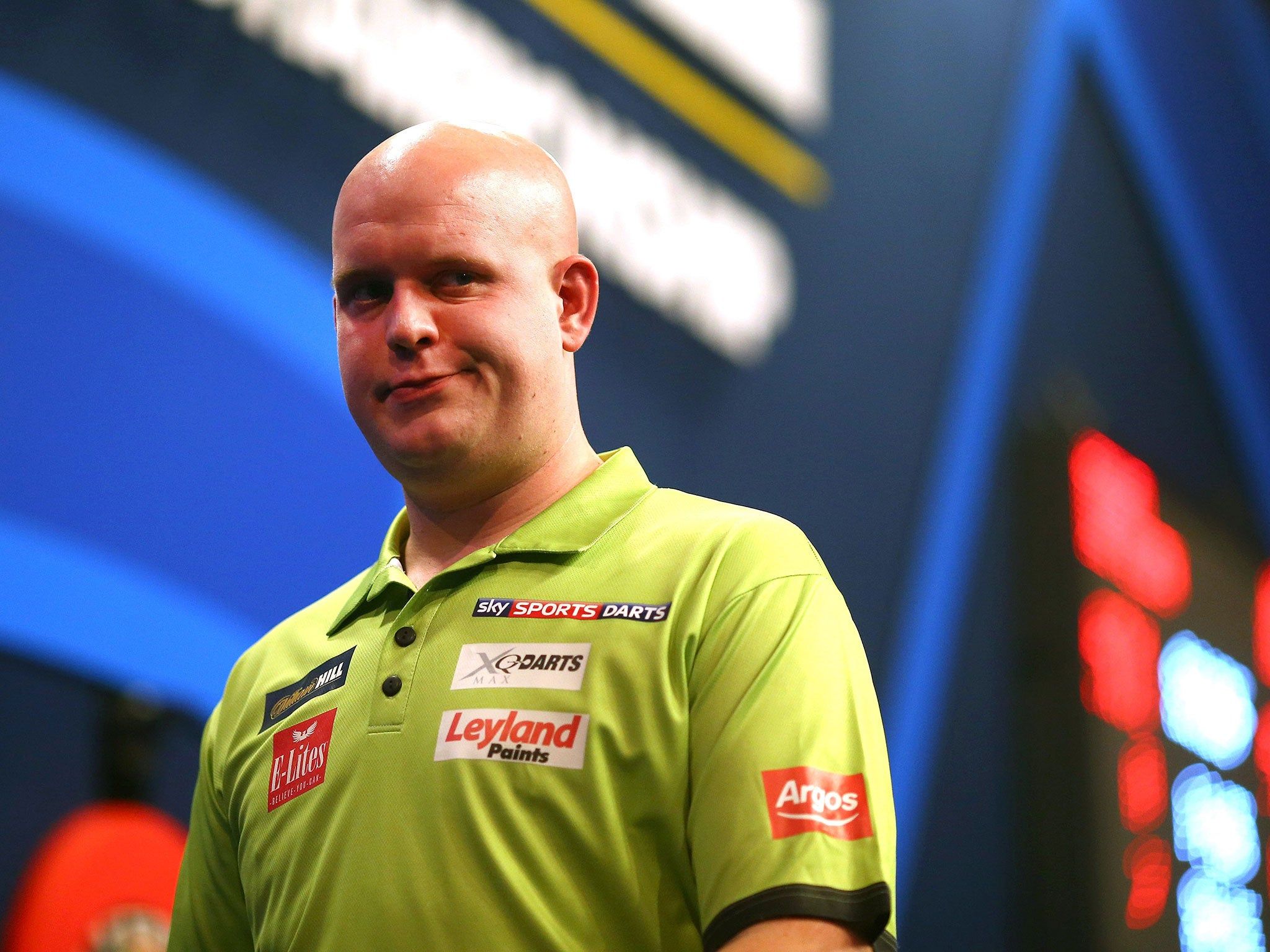 2048x1536 PDC Darts World Championship 2014: Michael van Gerwen survives tricky opener but Wes Newton falls at the first hurdle in shock exit