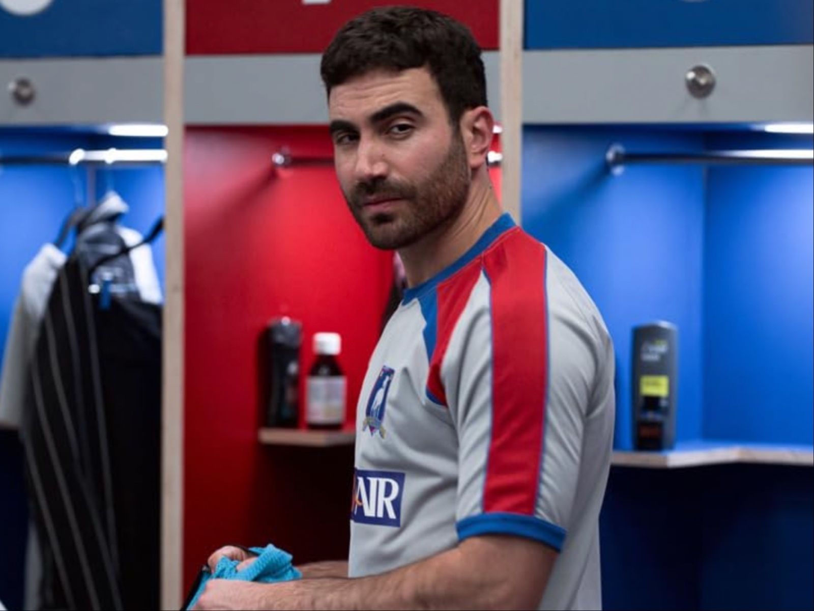 1600x1200 Roy Kent (aka Brett Goldstein) from Ted Lasso is coming to the Riverside
