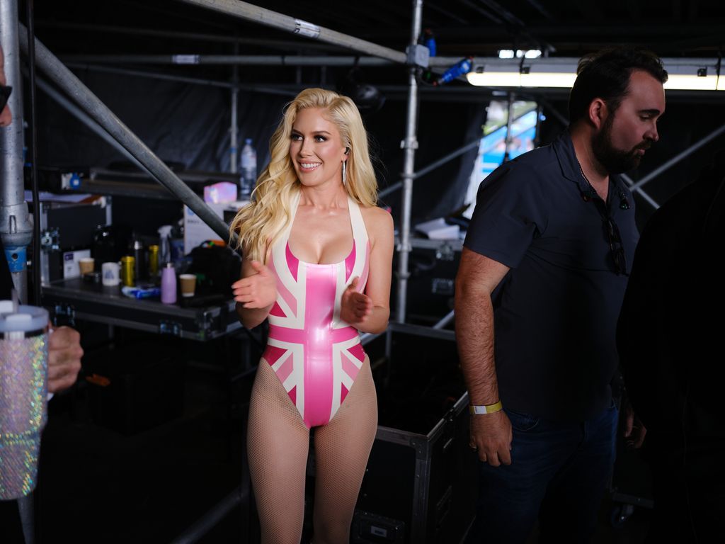 1024x768 Backstage With Heidi Montag At Her First Ever Festival