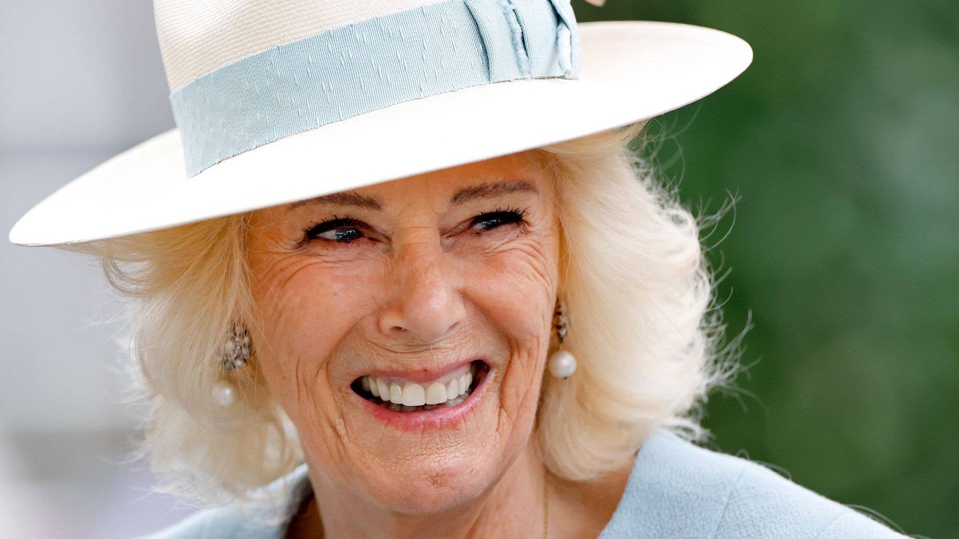 1920x1080 Queen Camilla stuns in Dior dress to meet the Trumps £38k wedding earrings