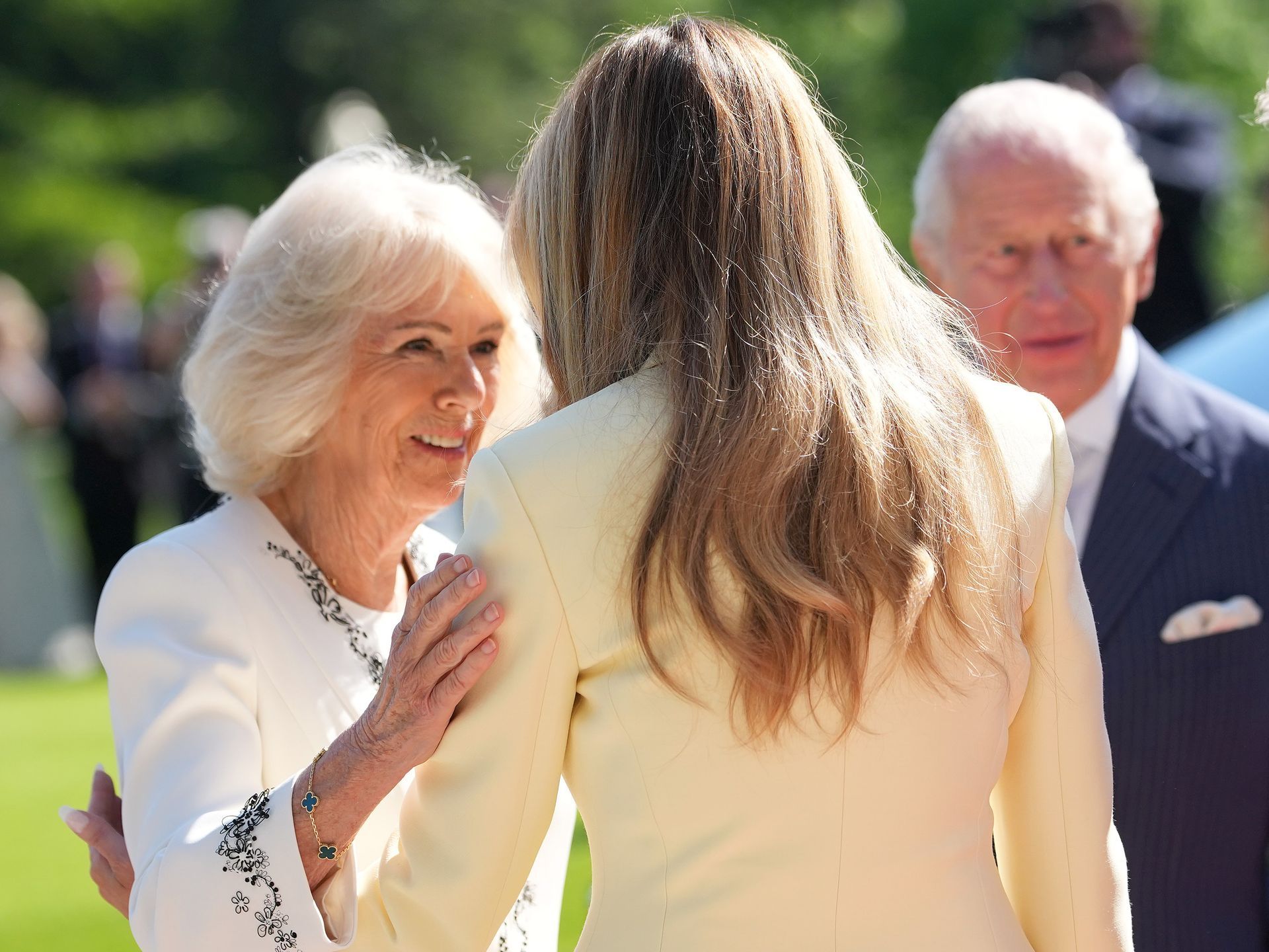 1920x1440 Melania Trump In Butter Yellow And Queen Camilla In Neutral Tones: What Their White House Outfits Really Signaled