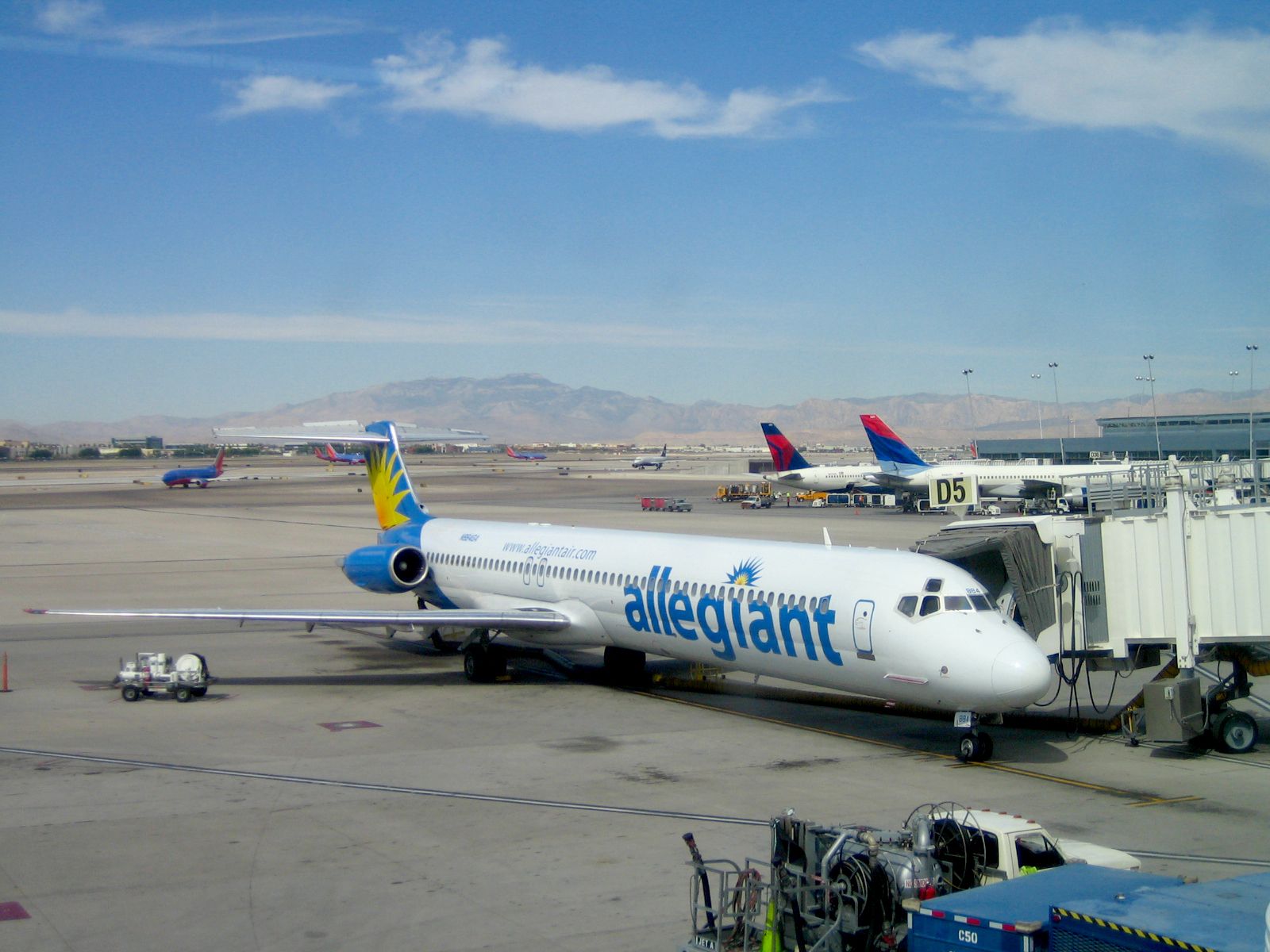 1600x1200 Allegiant
