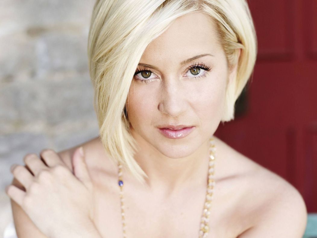 1052x789 NeuHorris 171 Kellie Pickler 19x14 inch Silk Poster Aka Wallpaper Wall Decor : Tools & Home Improvement
