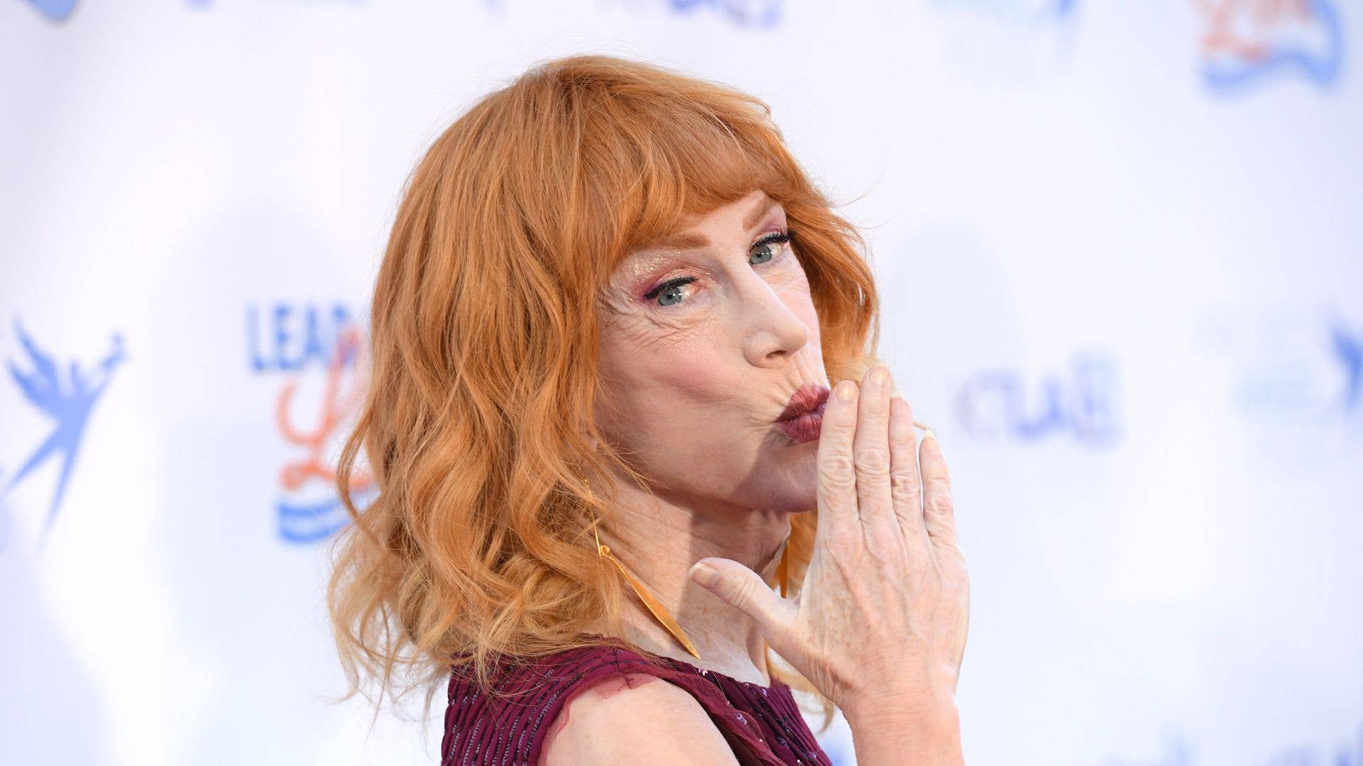 1920x1080 Kathy Griffin, Showcases Her Fresh Faced Youthful Look In Latest Outing
