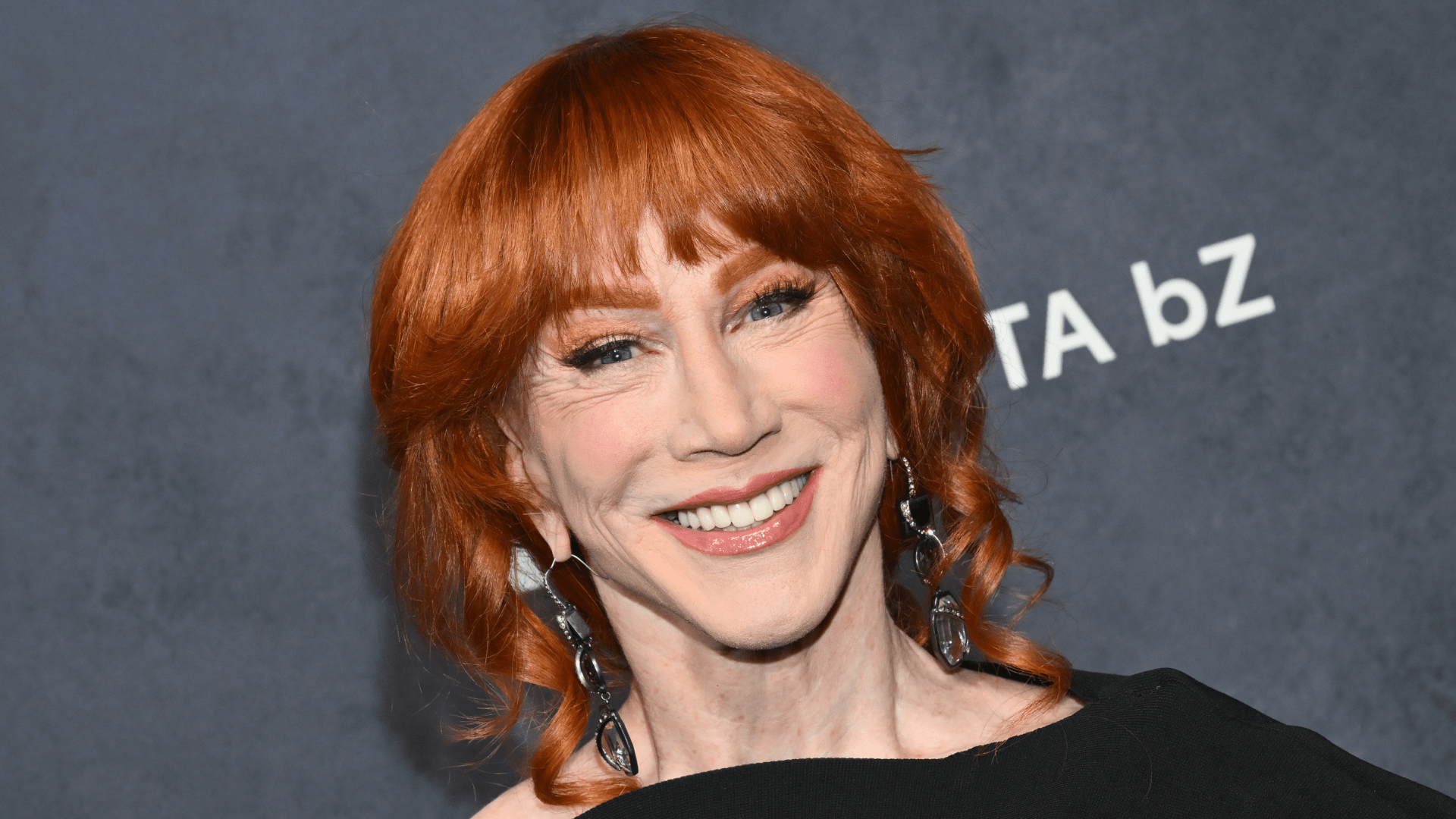 1920x1080 Kathy Griffin, Debuts Dramatic New Look Fans Didn't See Coming