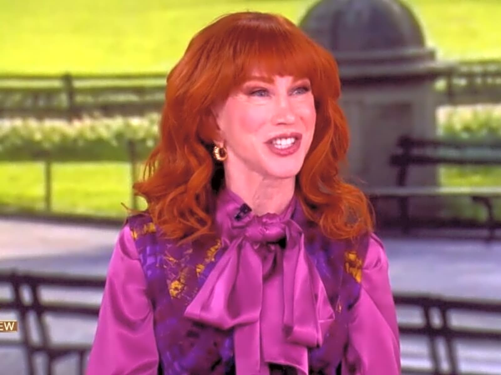 1600x1200 Kathy Griffin Thanks 'The View' for Not Banning Her Like 'Other Shows'