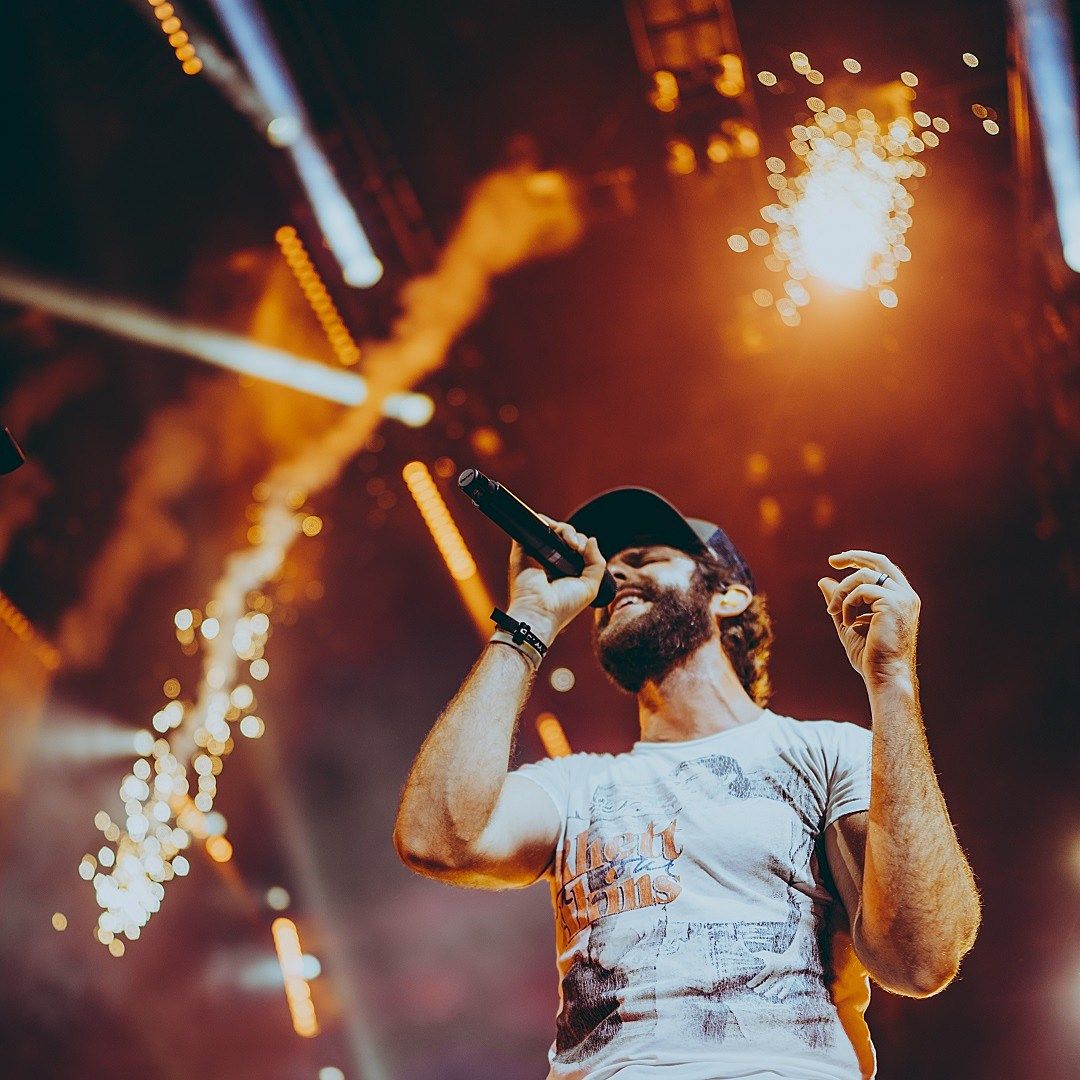 1080x1080 Thomas Rhett's Very Hot Summer Tour: 5 Reasons You've Gotta Go