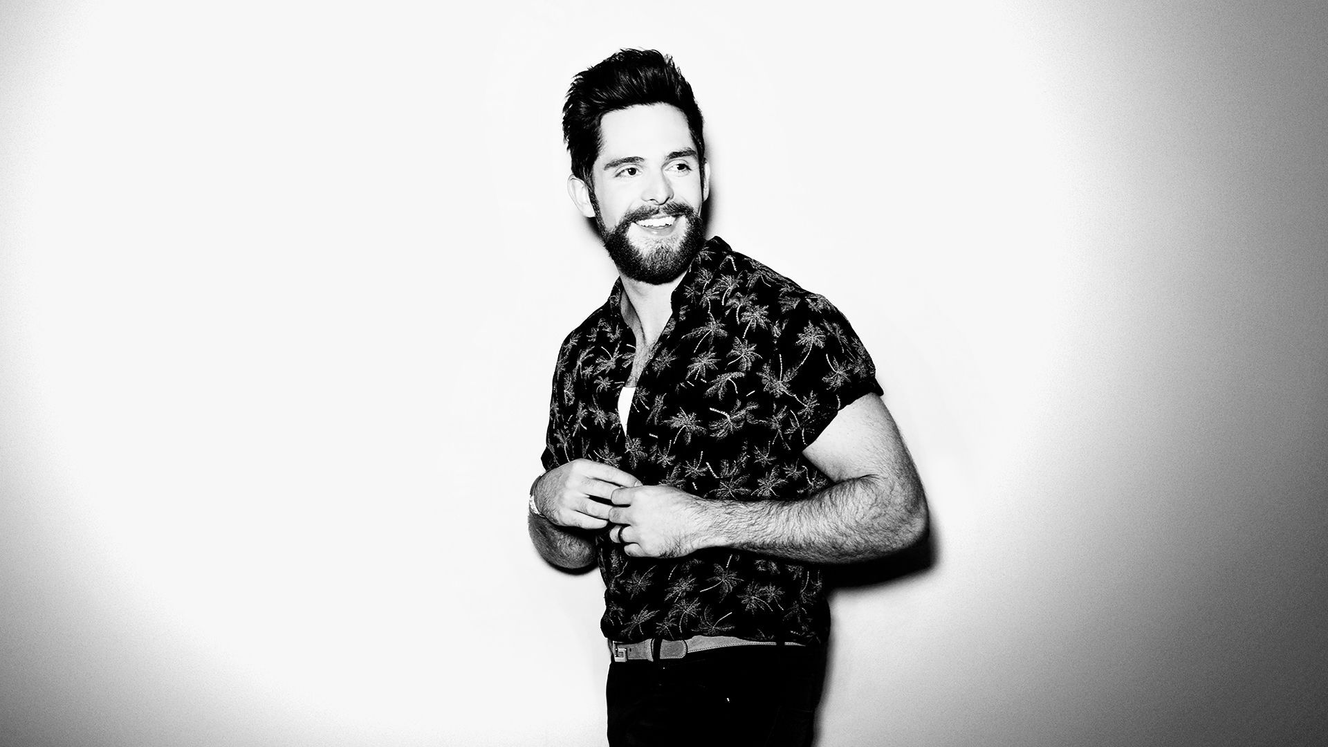1920x1080 Thomas Rhett interview: I fell in love with my wife at camp when I was eleven