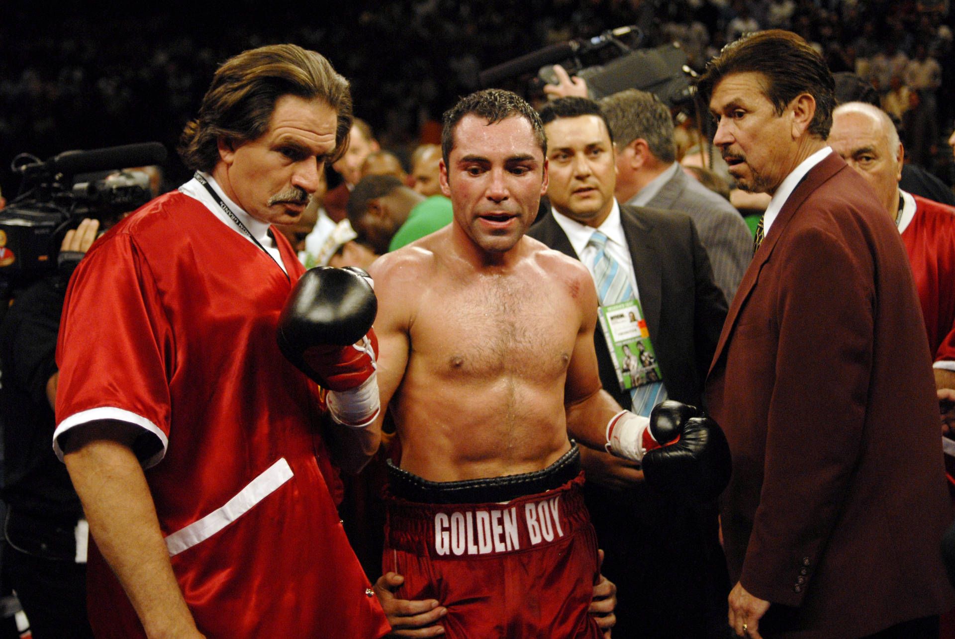 1920x1285 Download Oscar De La Hoya In Red Shorts Wallpaper