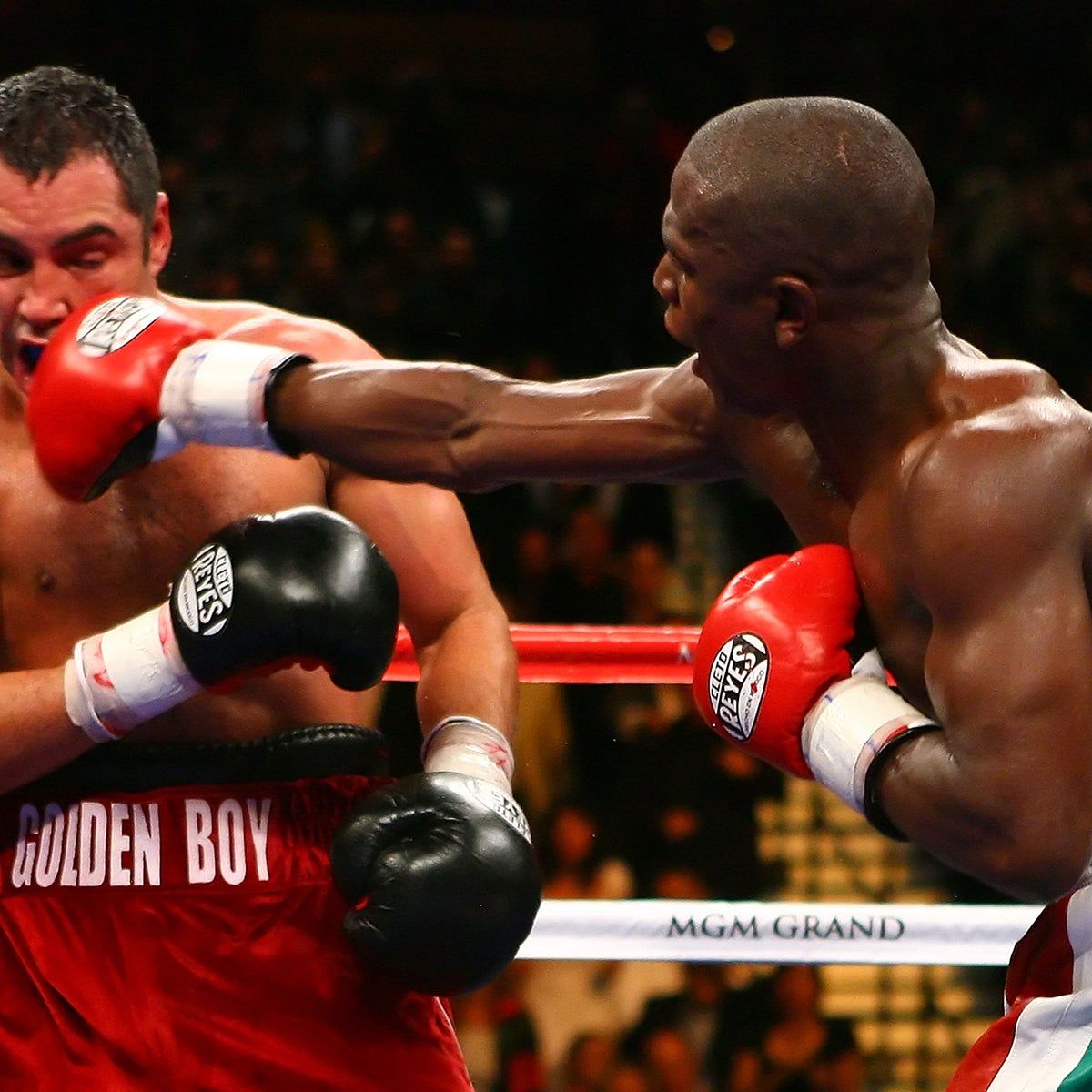 1200x1200 Oscar De La Hoya vs Floyd Mayweather: Golden Boy seriously considering a return at 42