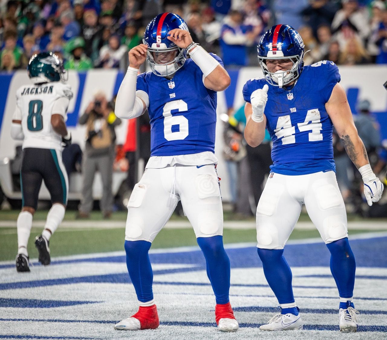 1280x1123 Broncos player Jonathon Cooper disses Giants' Jaxson Dart: 'He's feeling himself a little bit'