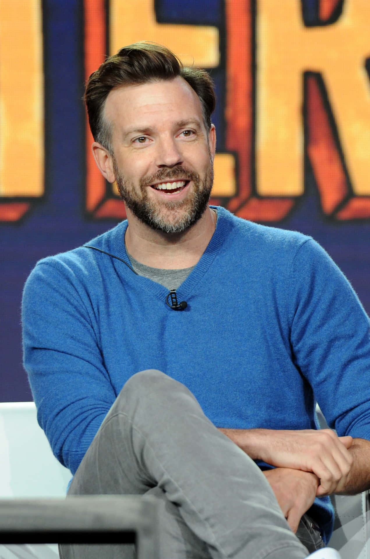 1271x1920 Download Comedic Cameleon Sudeikis Wallpaper