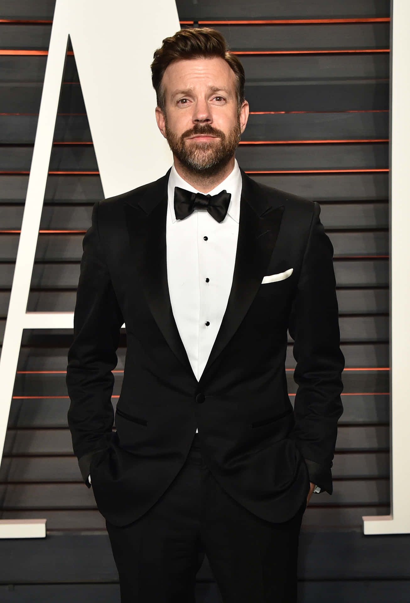 1306x1920 Download jason sudeikis Wallpaper