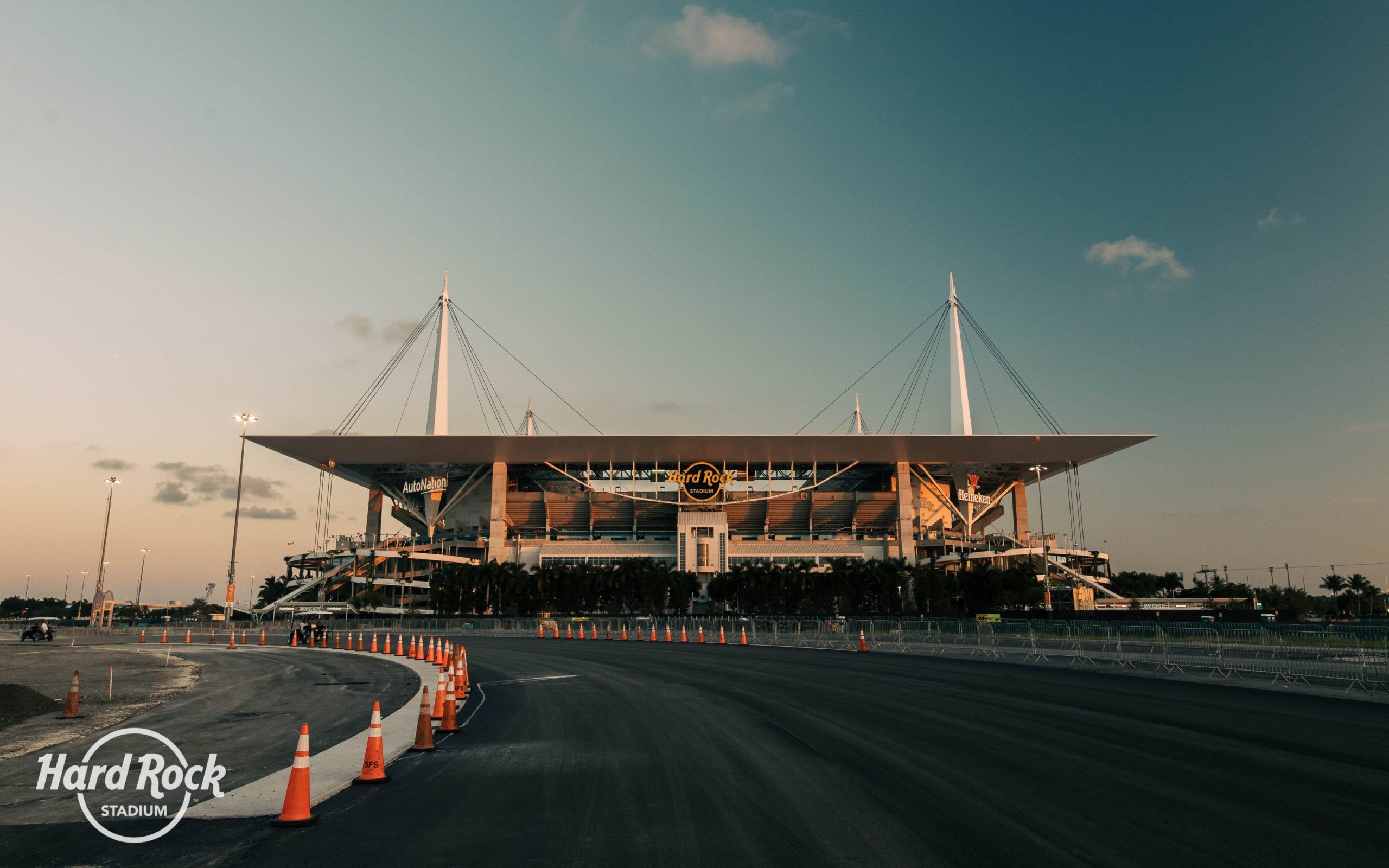2560x1600 Miami GP shares Gasly visit video; more photo of Hard Rock, Spa circuits