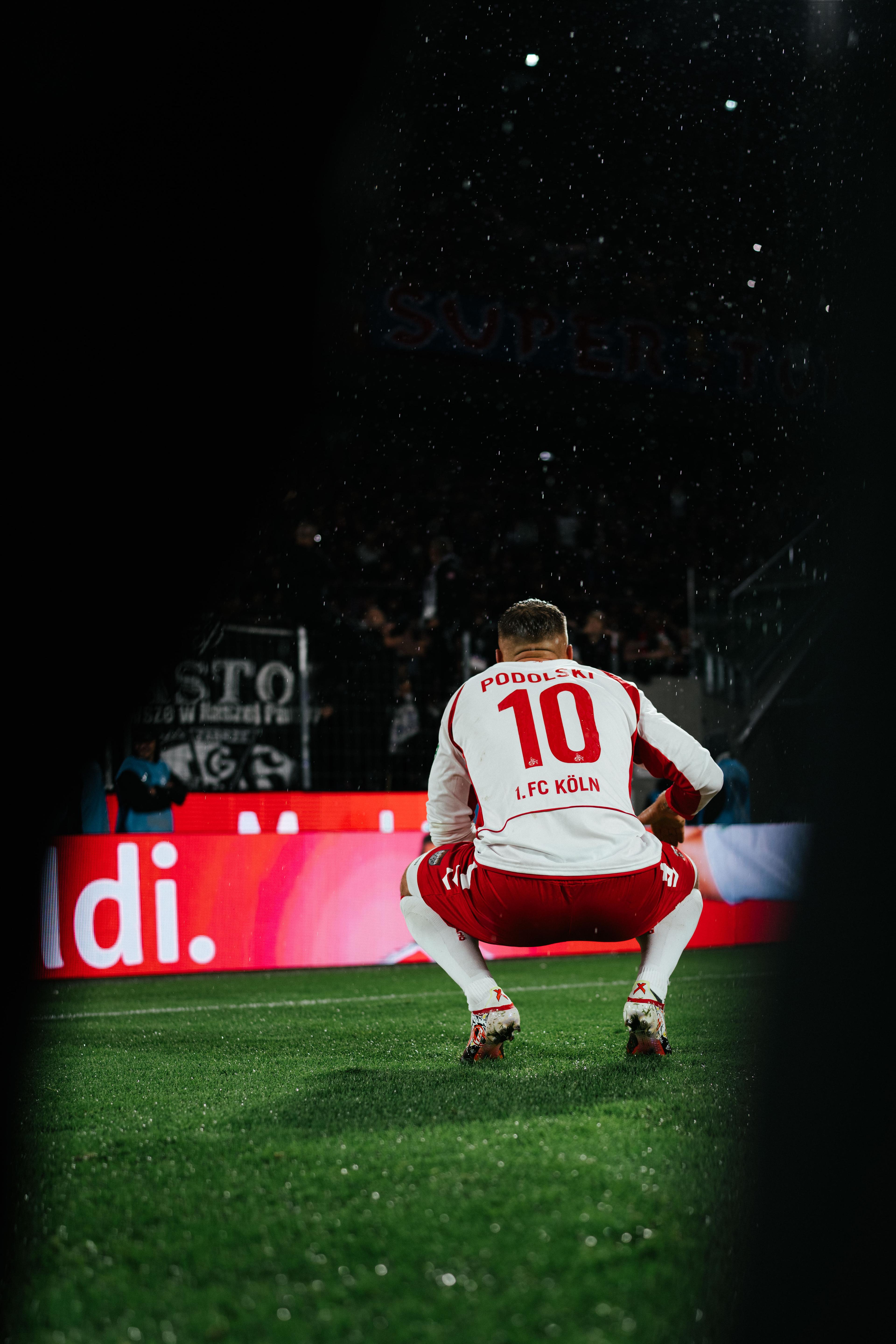 3840x5760 Danke Spiel: Lukas Podolski Genießt Hochemotionale Momente. FC Köln