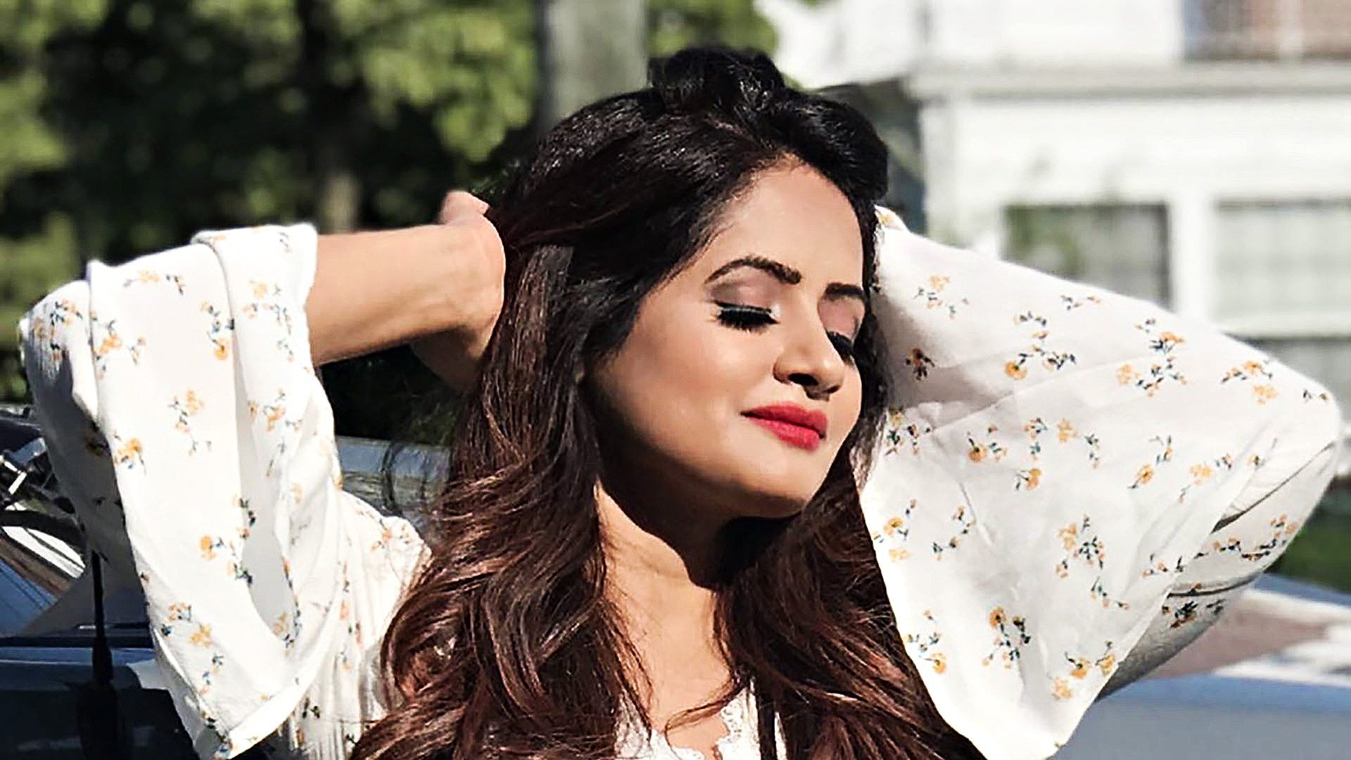 1920x1080 Miss Pooja Widescreen Wallpaper 51404
