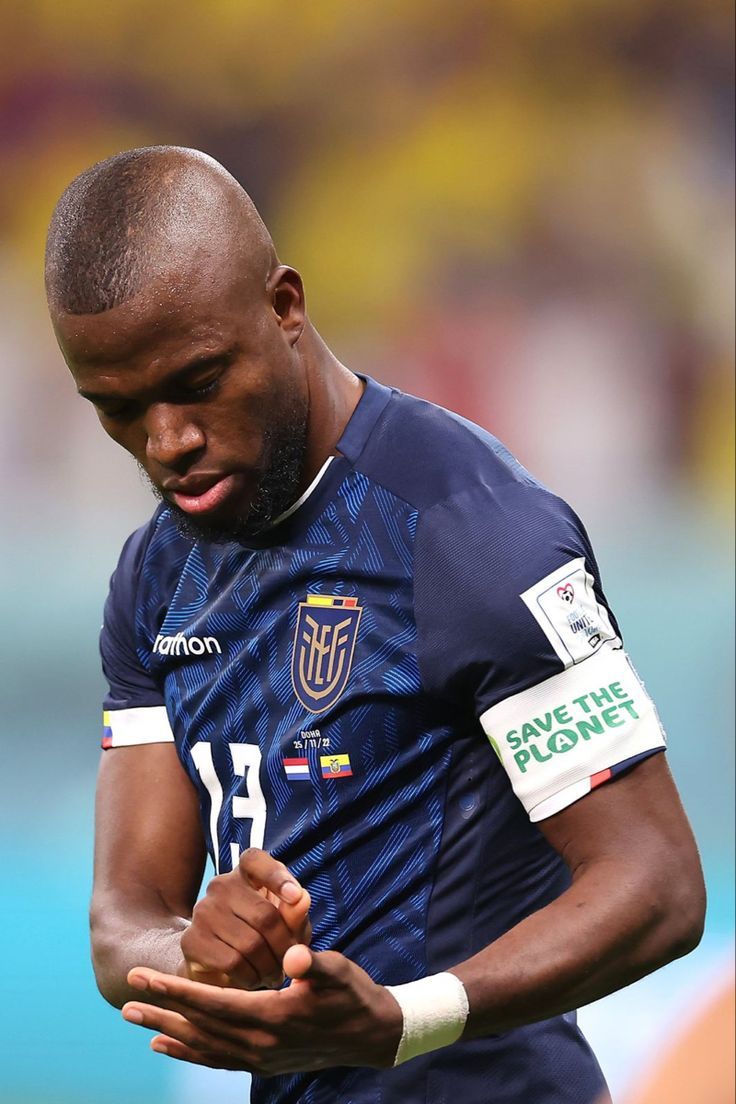 736x1104 Enner Valencia