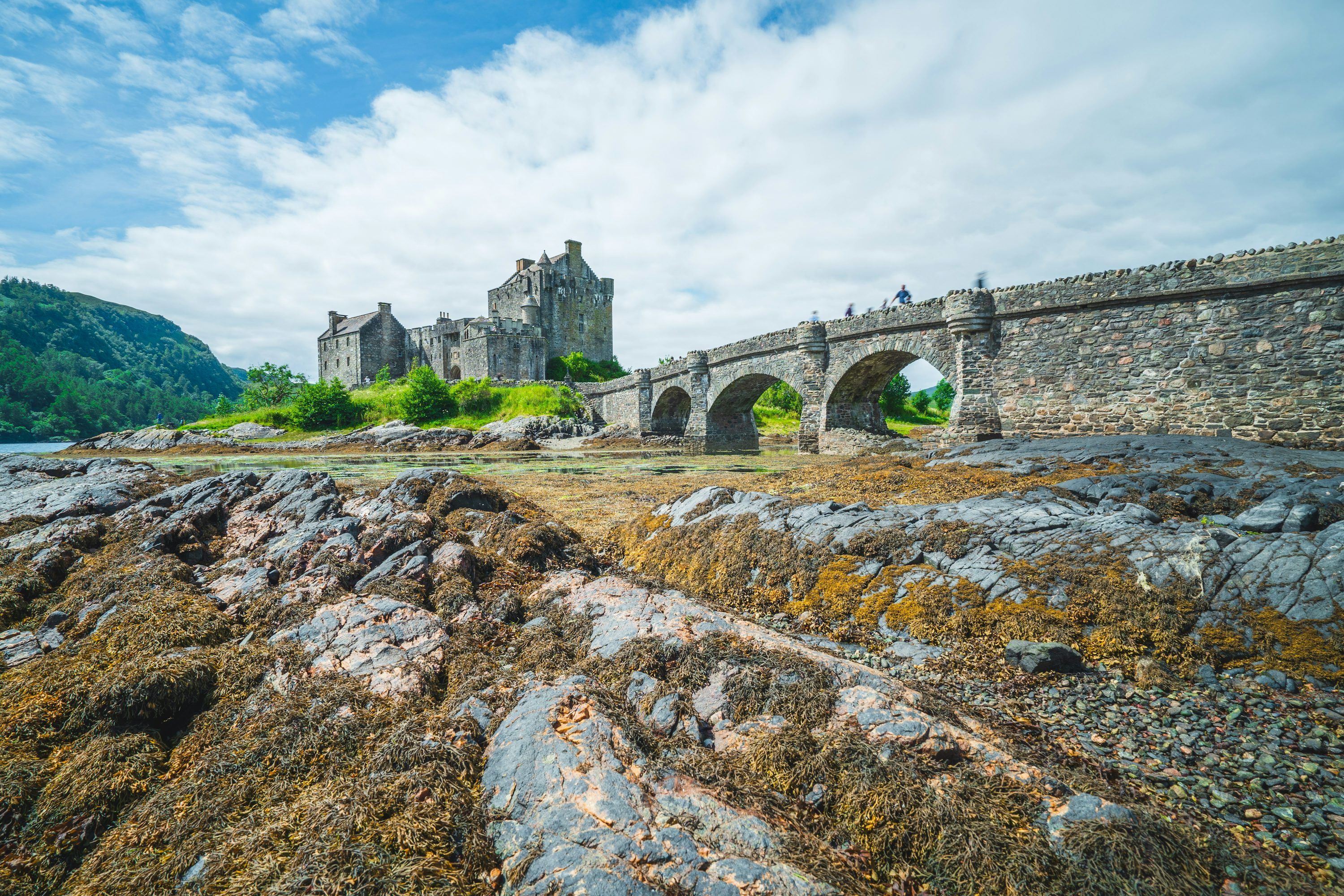 3000x2000 A stone bridge over a river photo