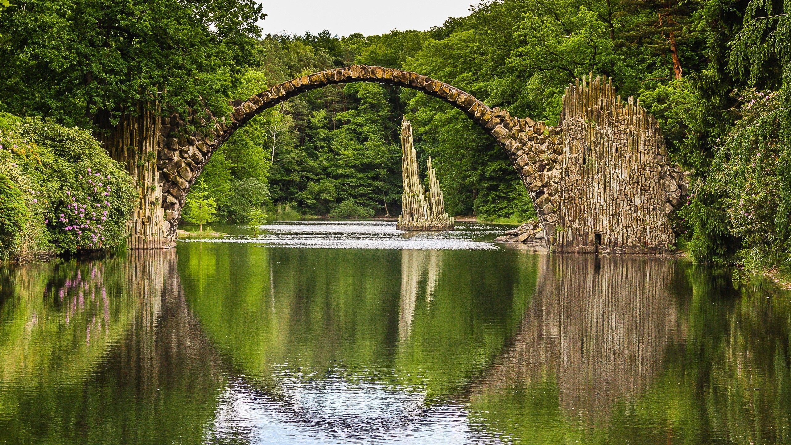 2565x1443 Beautiful stone bridges places. Best places in the world. Shut up and take me there!