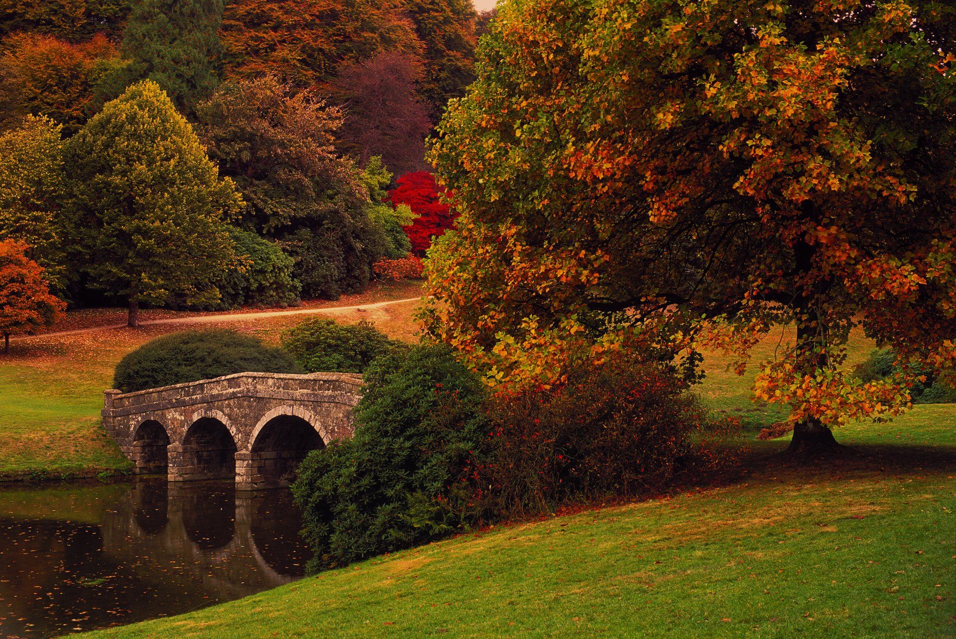 1920x1283 Autumn Stone Bridge HD Wallpaperx2539