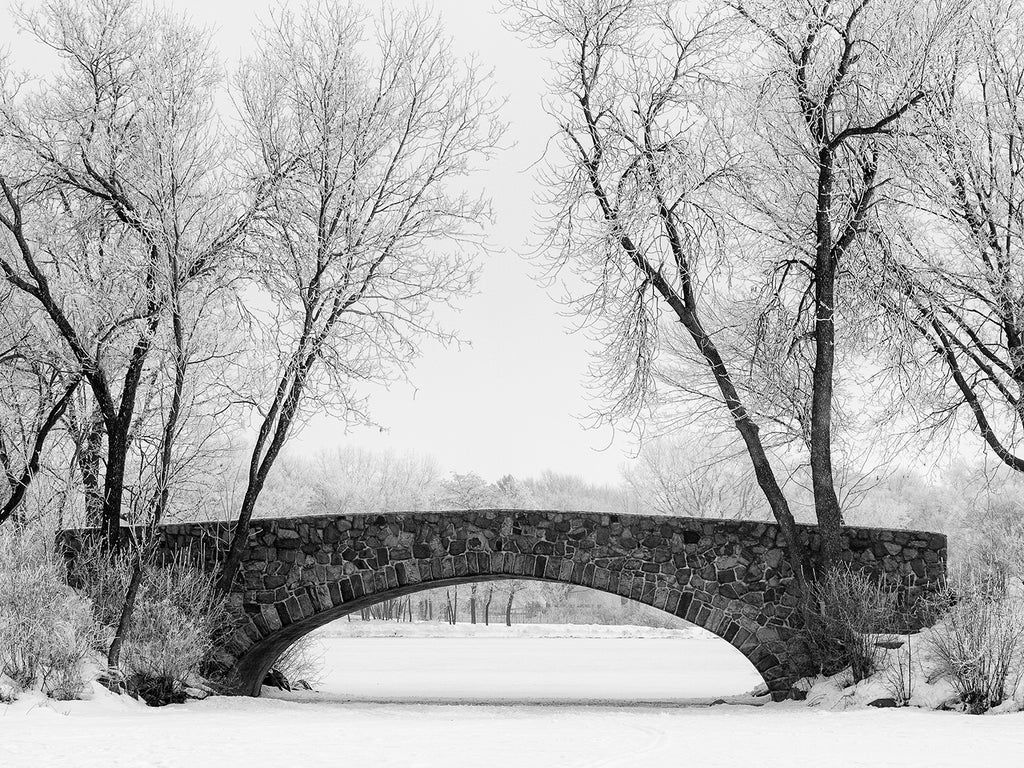1024x768 Old Stone Bridge in Winter and White Landscape Photograph P11