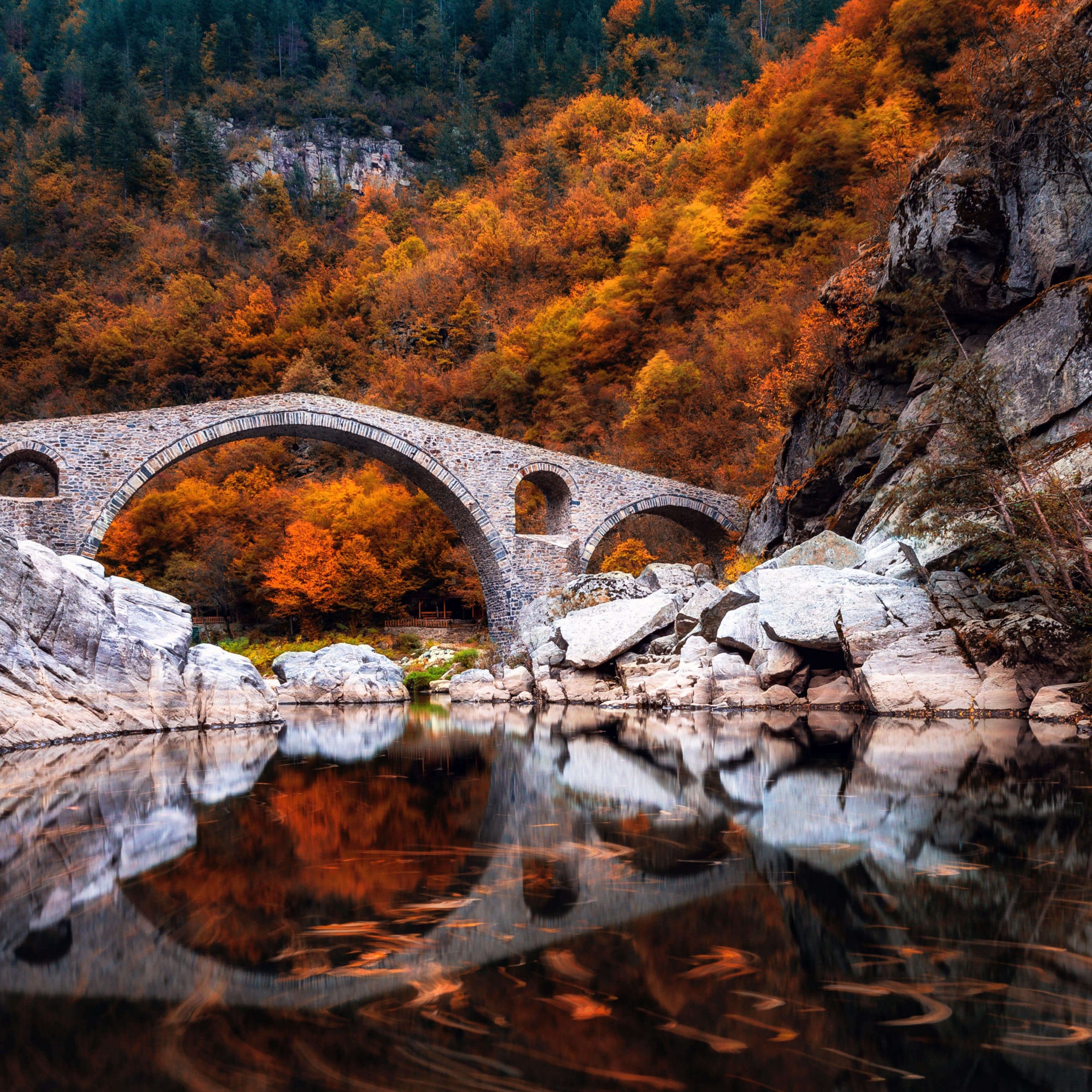 2732x2732 Devil's Bridge Wallpaper 4K, Autumn, Bridge, Lake, Reflection