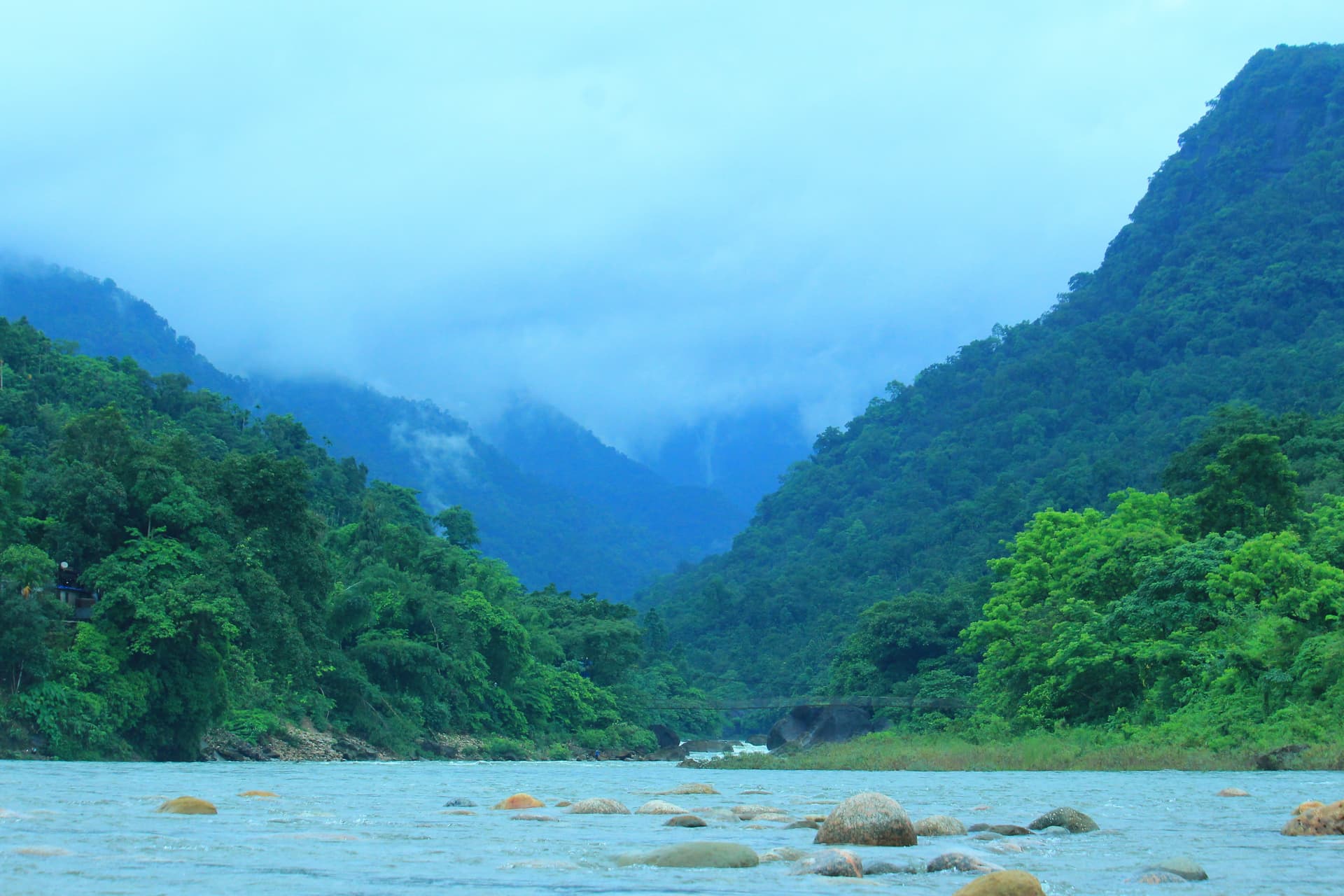1920x1280 A Mesmerizing Escape to Bichanakandi