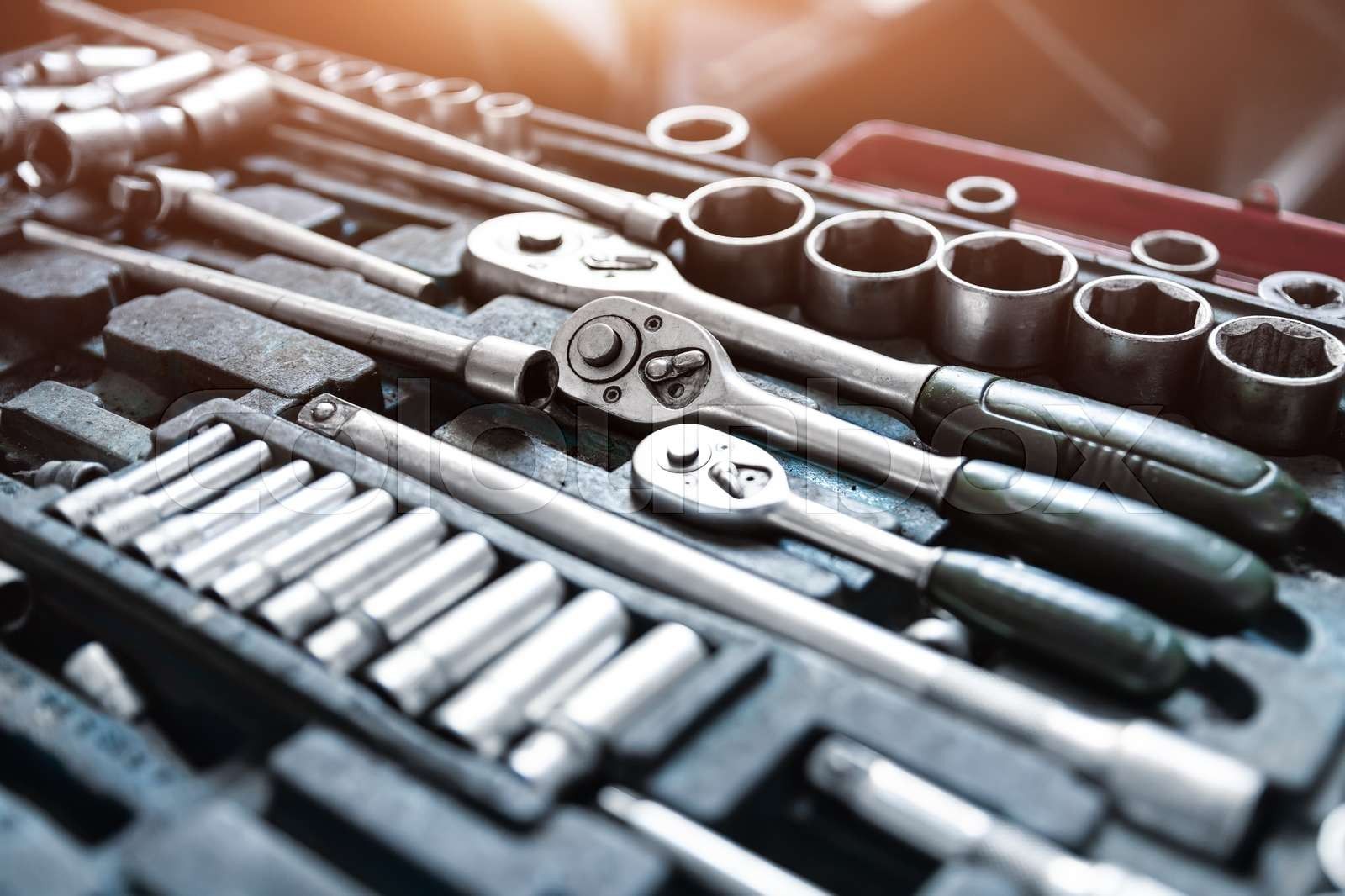1600x1066 Mechanic Tools Wallpaper