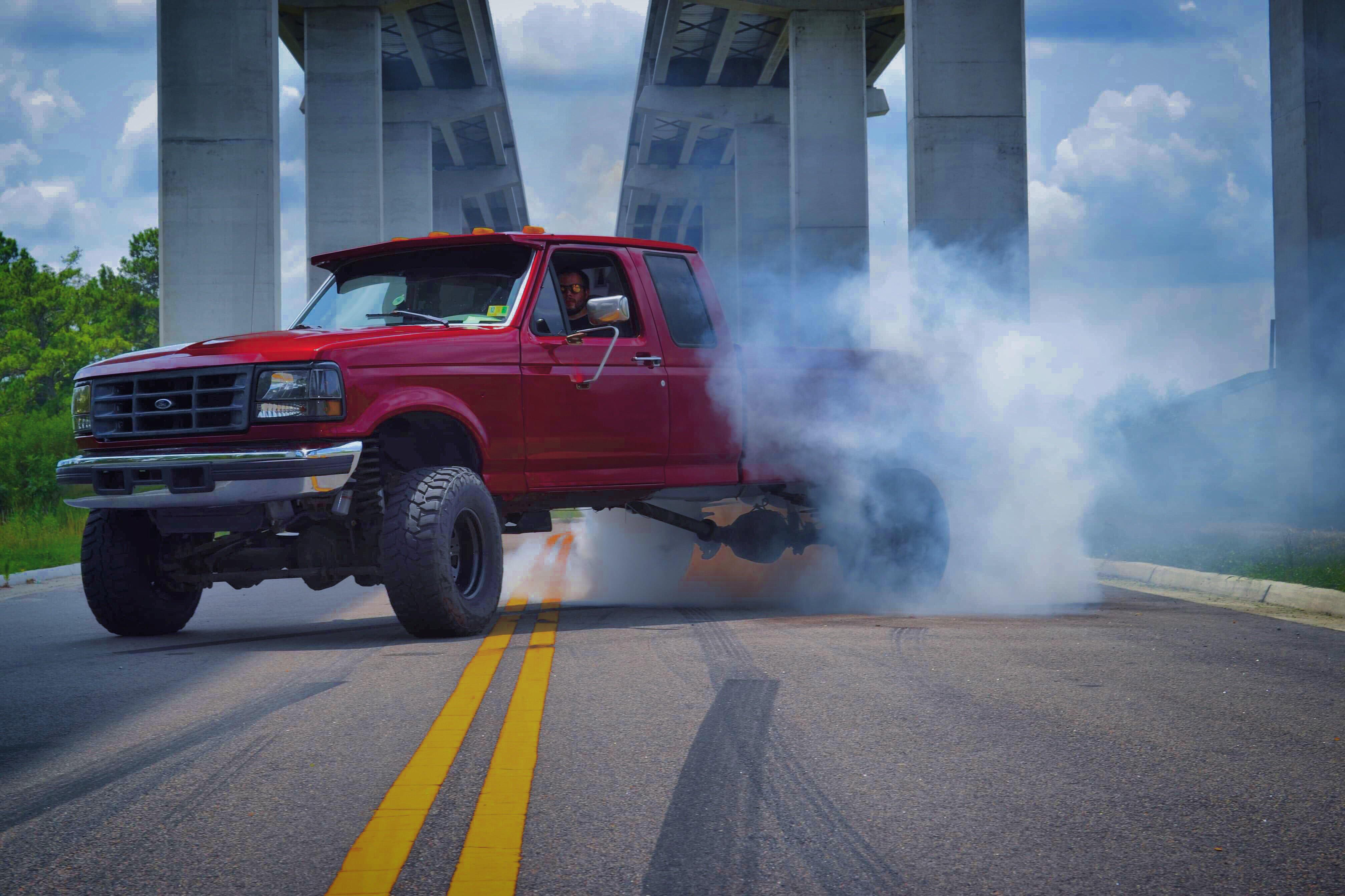 4032x2688 Just a wild 7.3L Powerstroke in its natural habitat on July 4th
