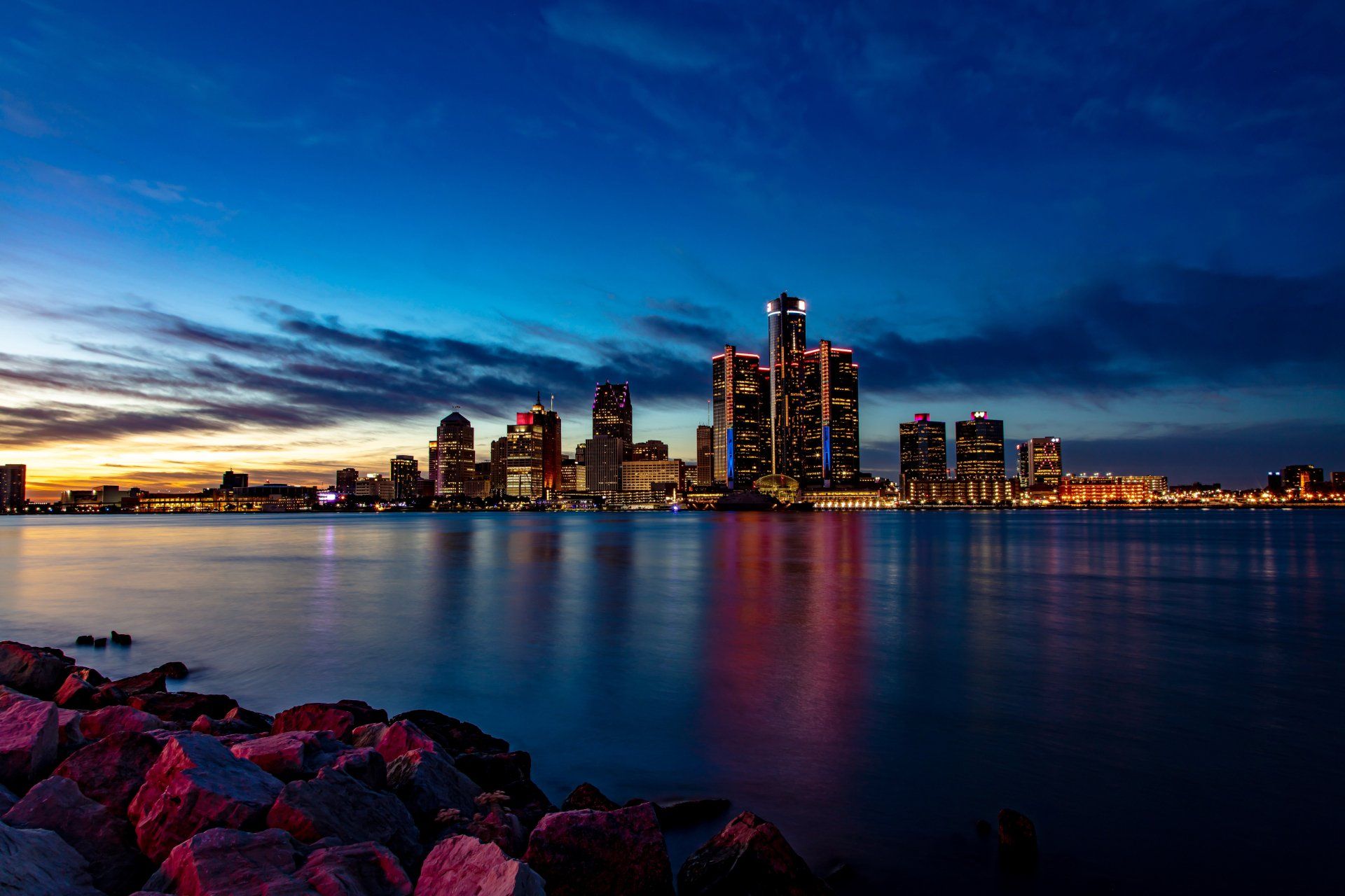 1920x1280 Detroit Skyline at Night: Michigan Riverfront 4K Ultra HD Wallpaperx3333