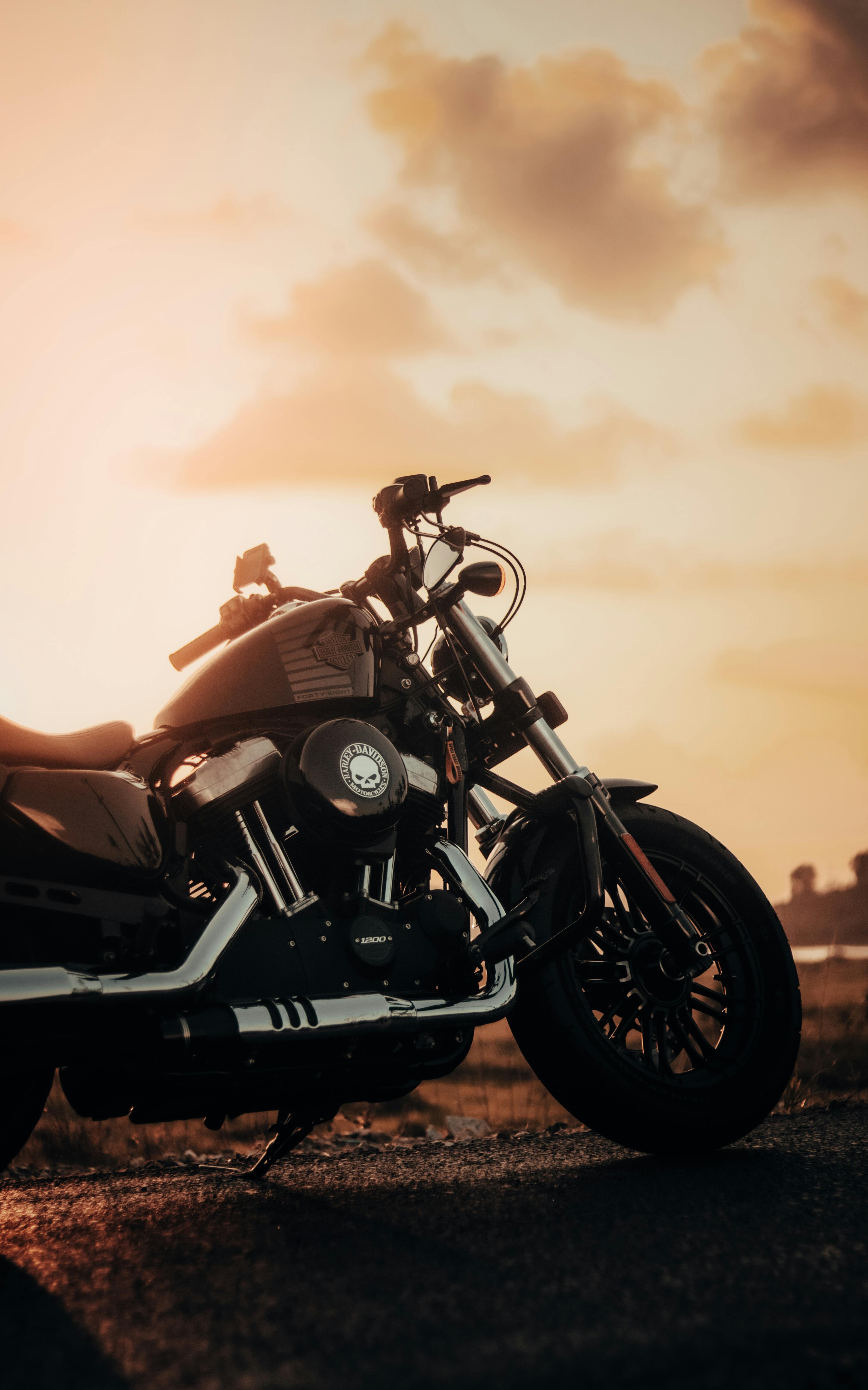 3748x6000 Motorbike at Sunset · Free