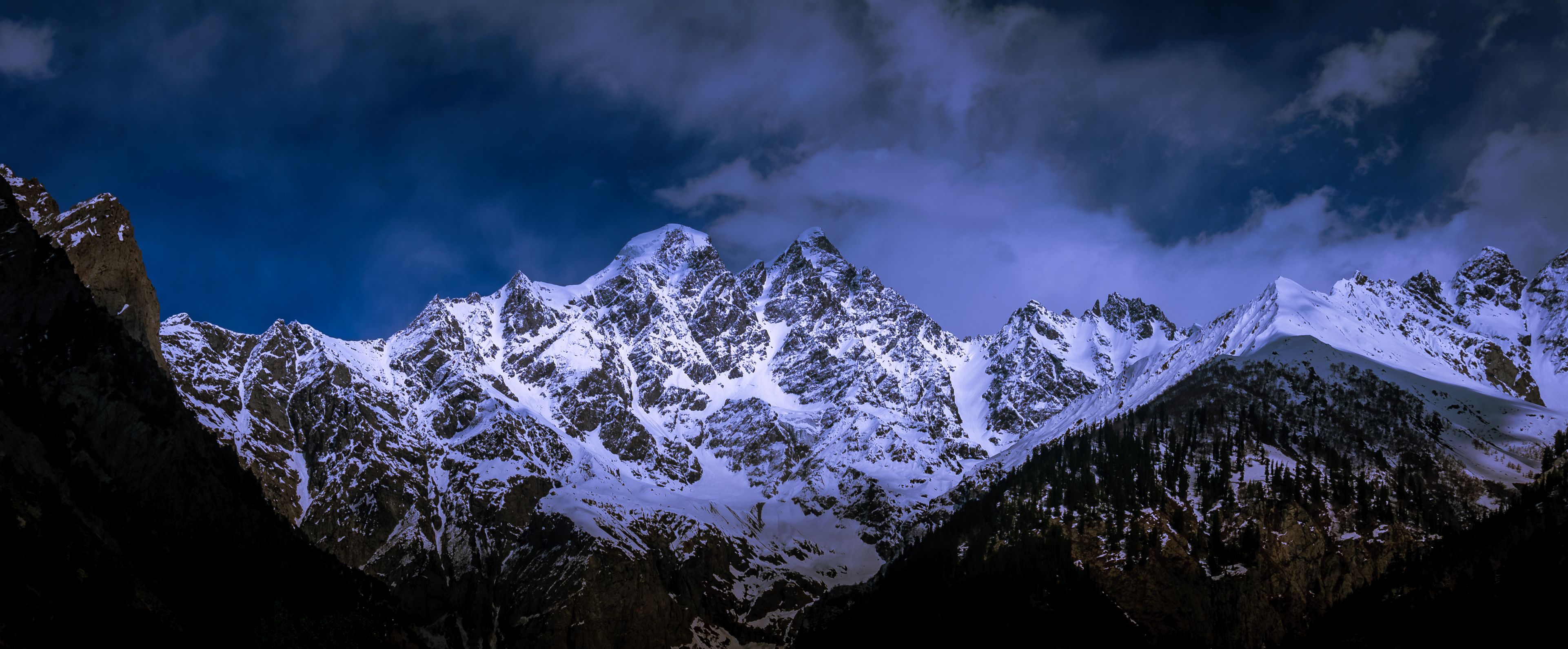 3843x1591 Mountains in Swat Valley