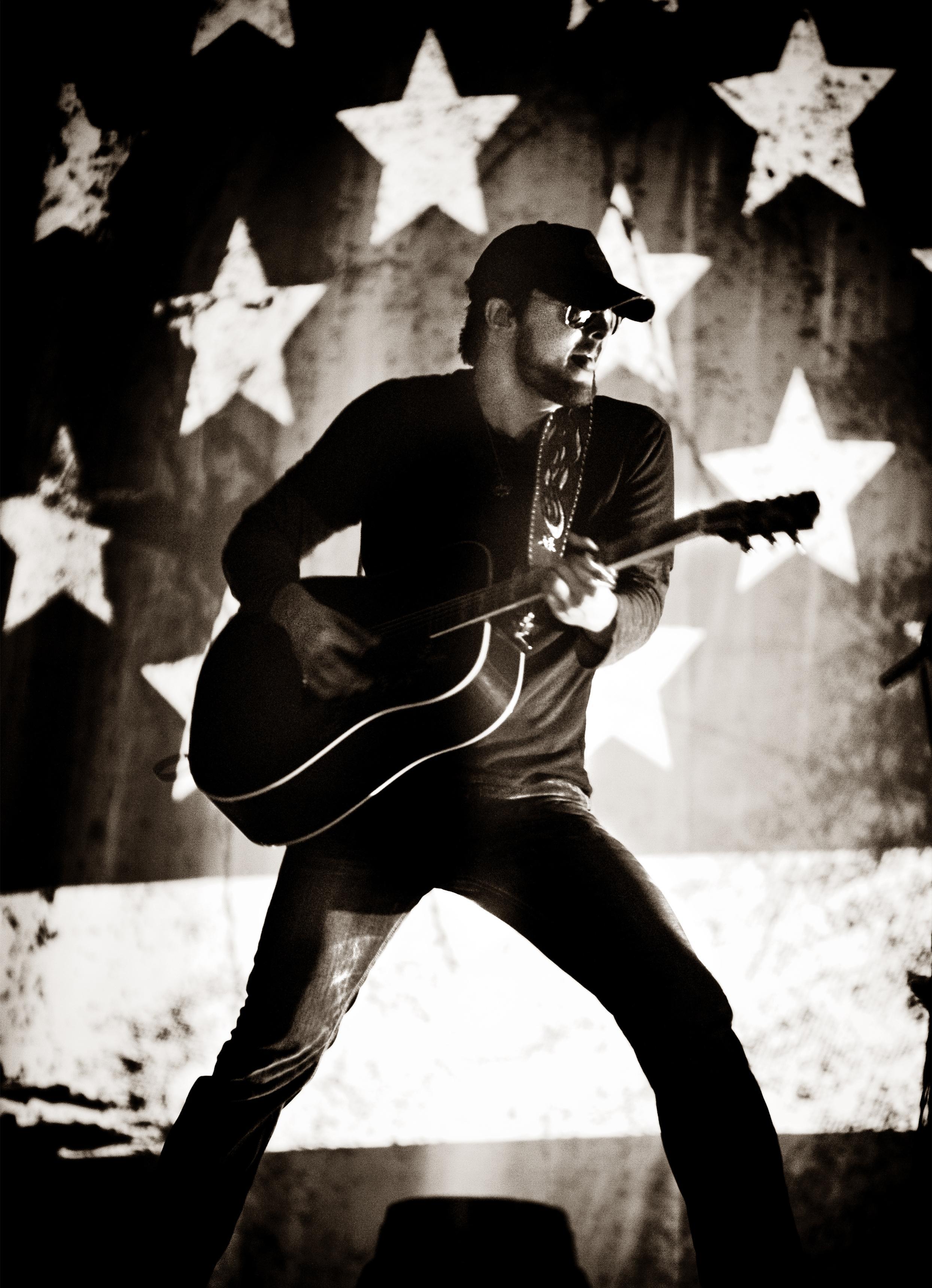 2489x3439 Eric Church Some Of It Wallpaper
