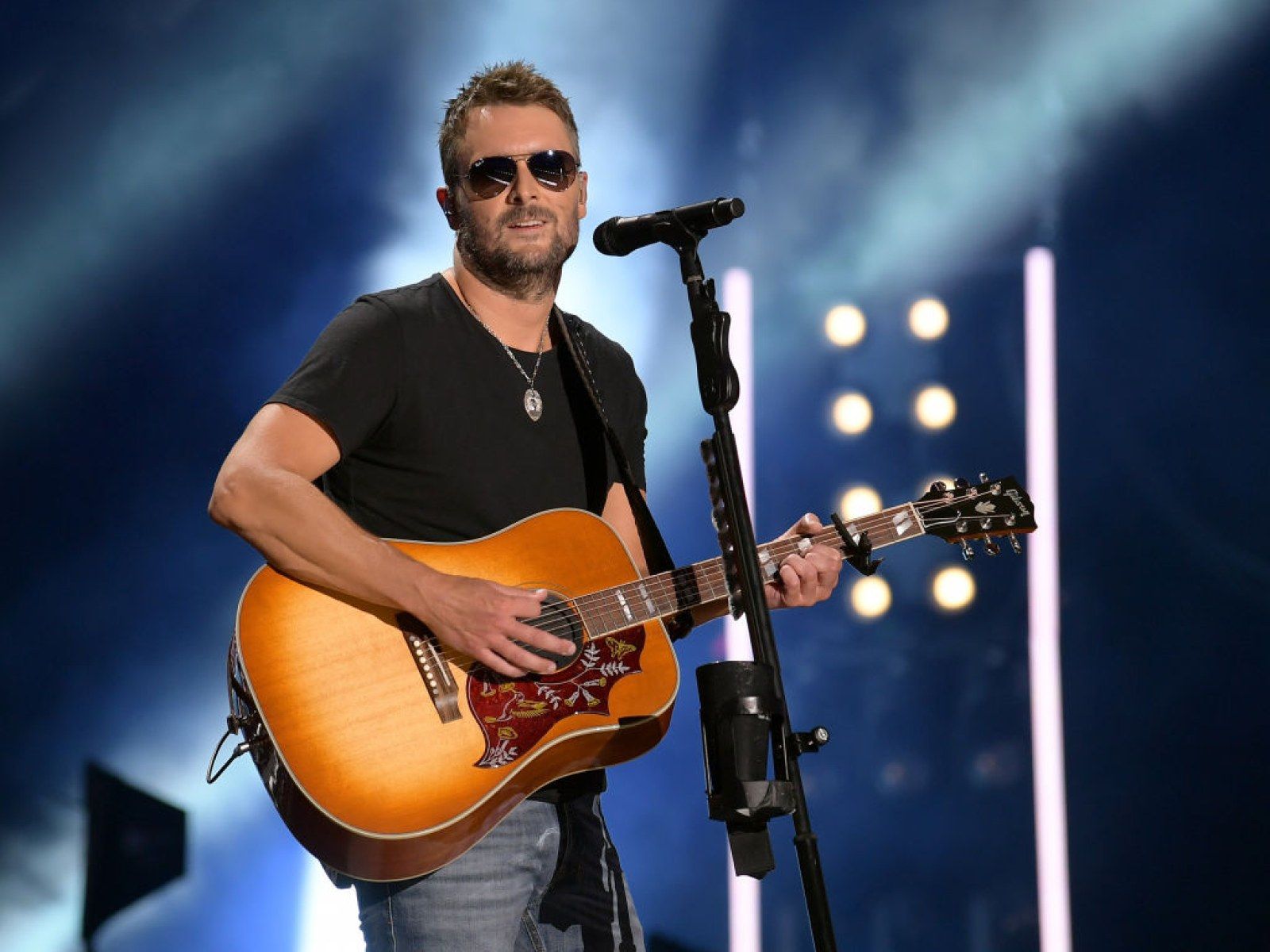 1600x1200 Eric Church Now 2023: Age, Bio, Net Worth + Upcoming Tour This Year!