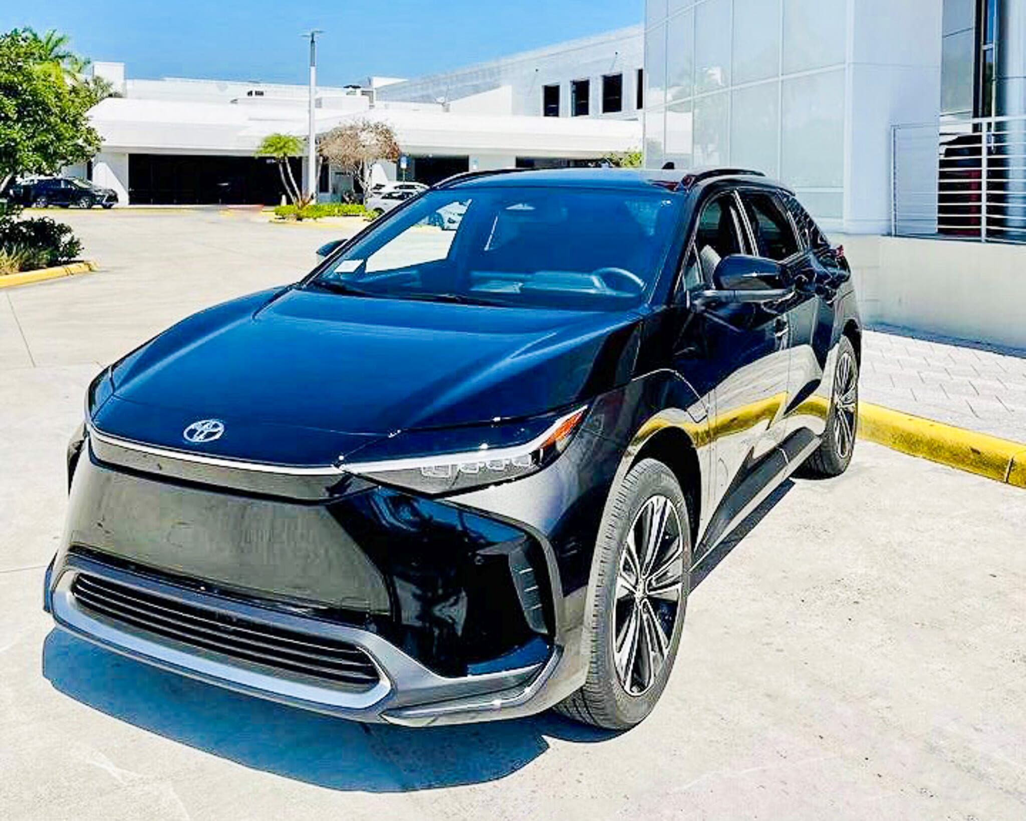 2048x1638 New Toyota bZ4X in Miami, FL