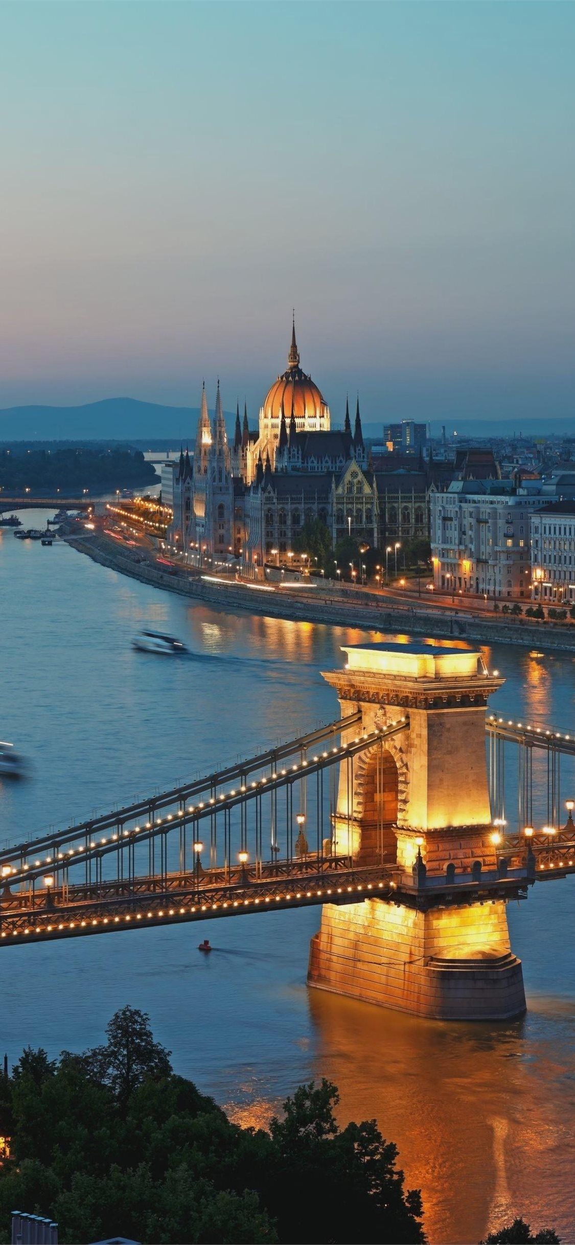 1125x2436 Hungary Wallpaper