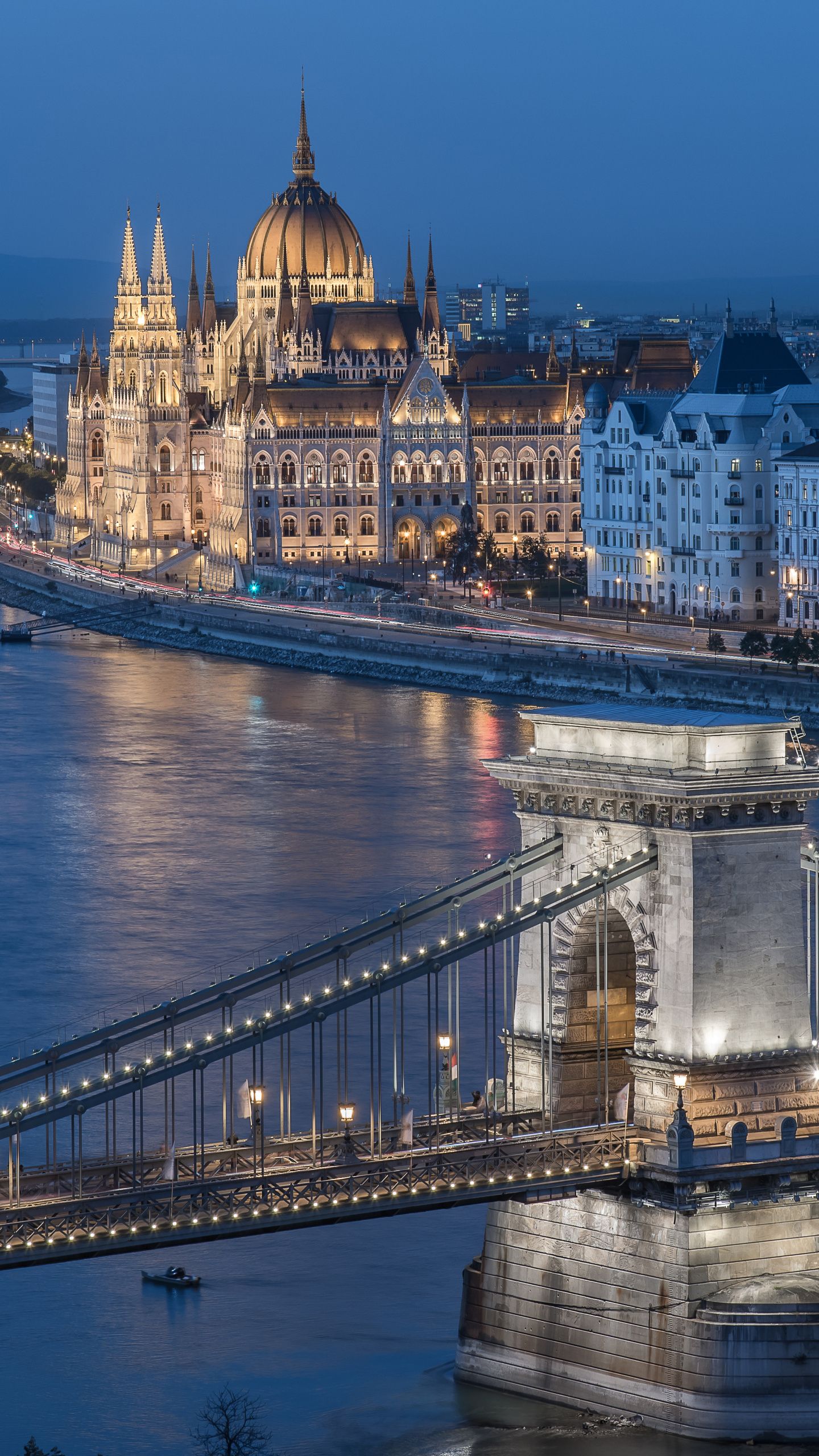 1440x2560 Hungary Wallpaper