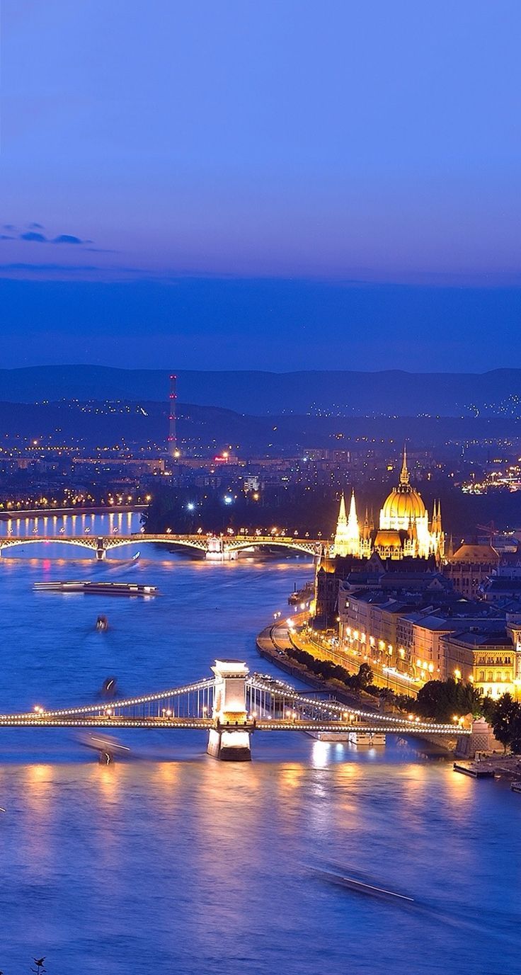 736x1377 Budapest, Hungary