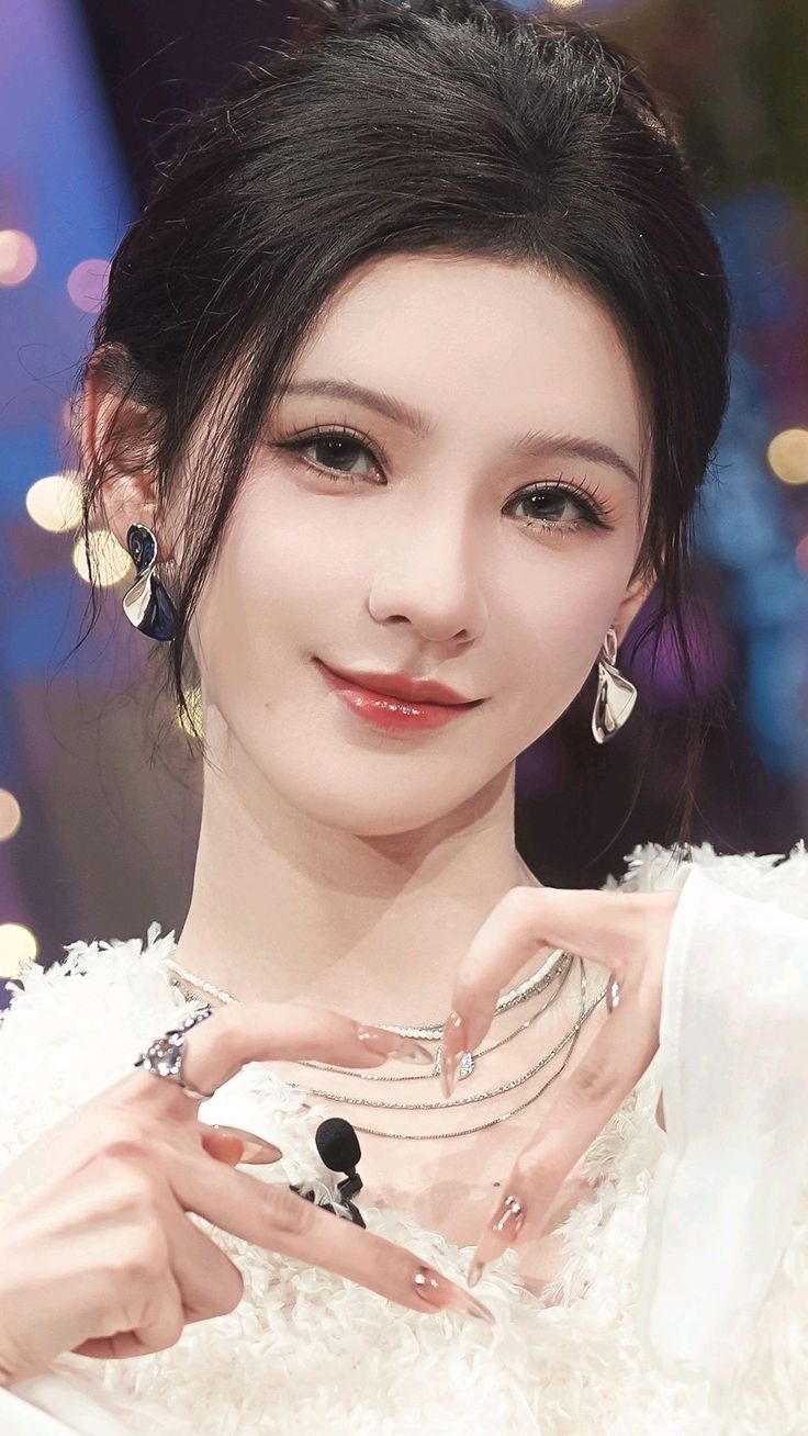736x1308 Zhang Yuxi Wallpaper