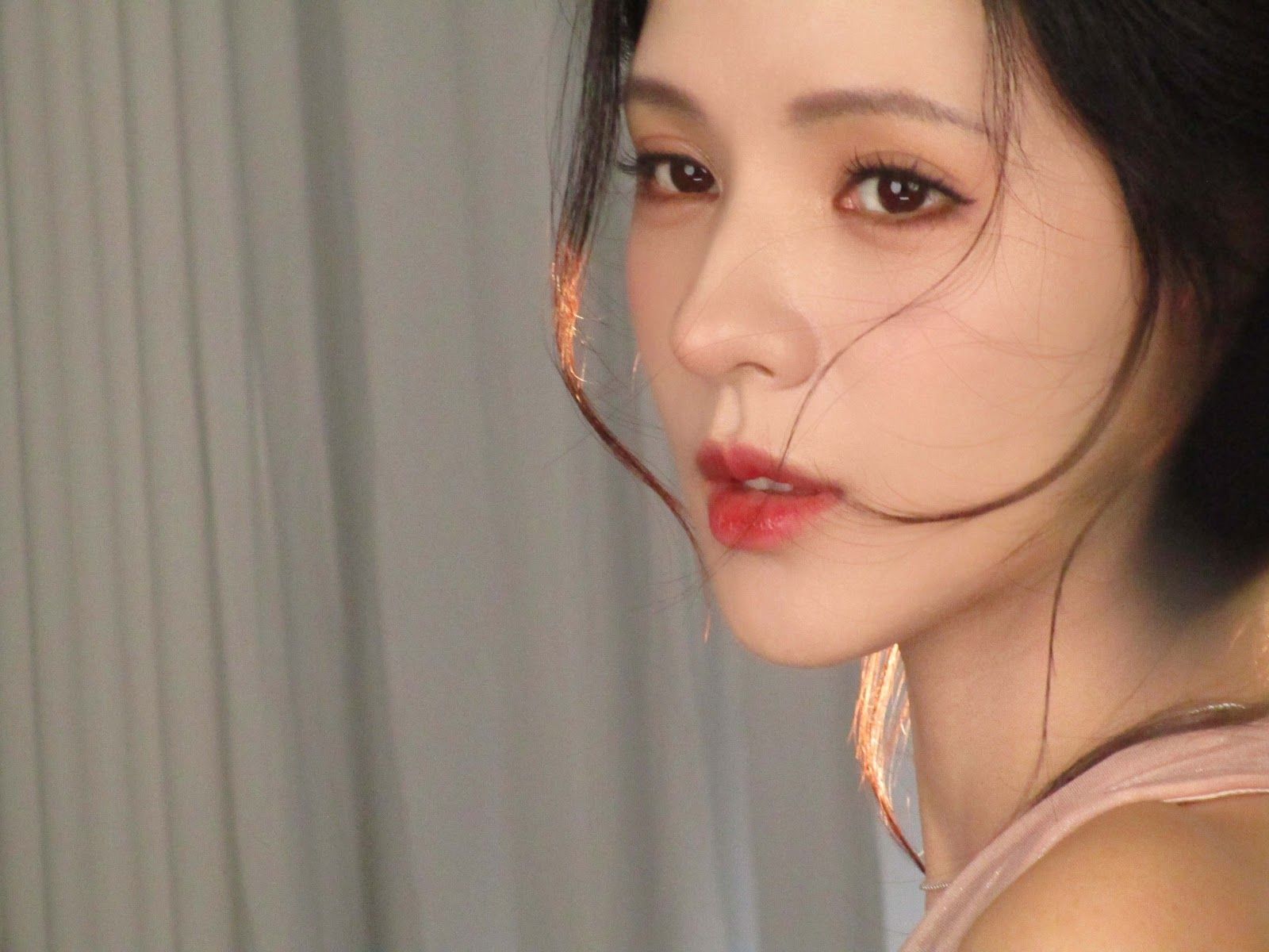 1600x1200 China Entertainment News: Zhang Yuxi at promo event