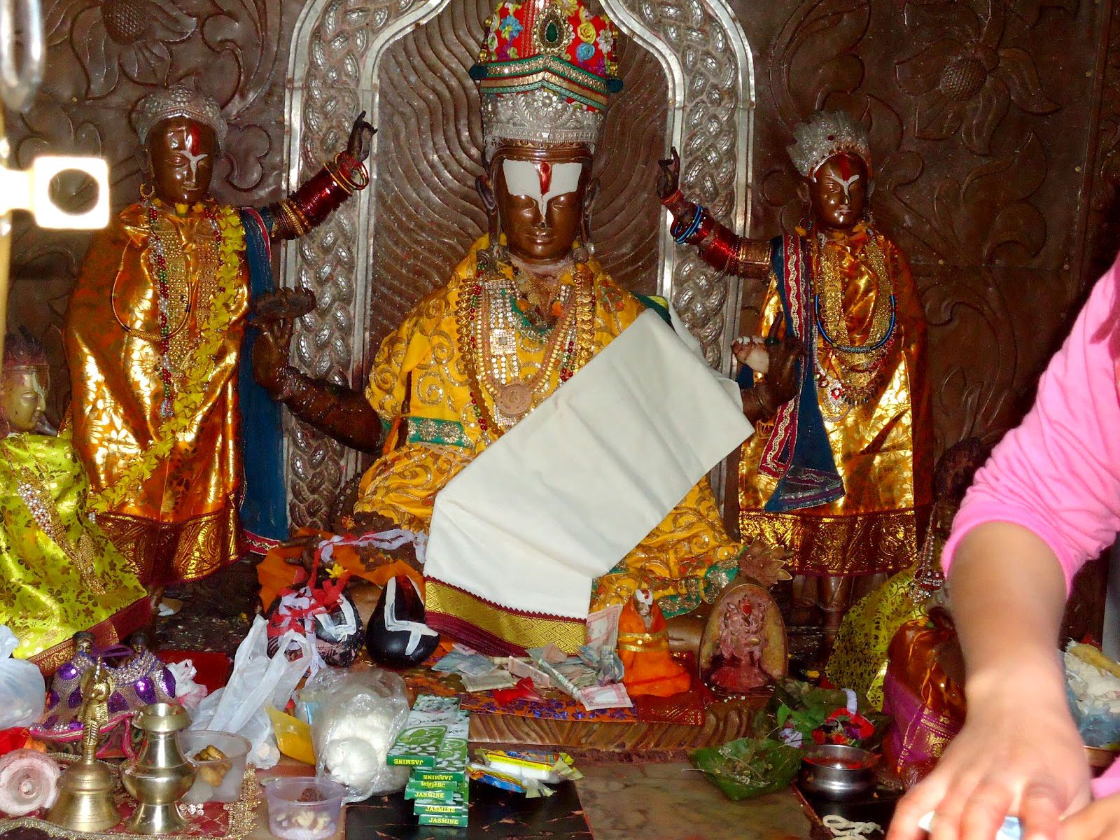 1600x1200 Temple of Lord Śrī Muktināth