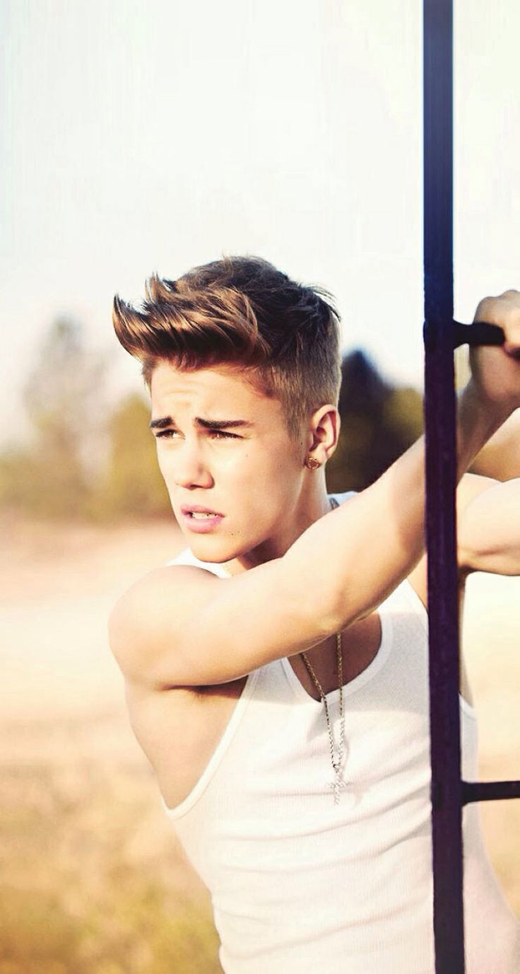 736x1377 Justin Bieber