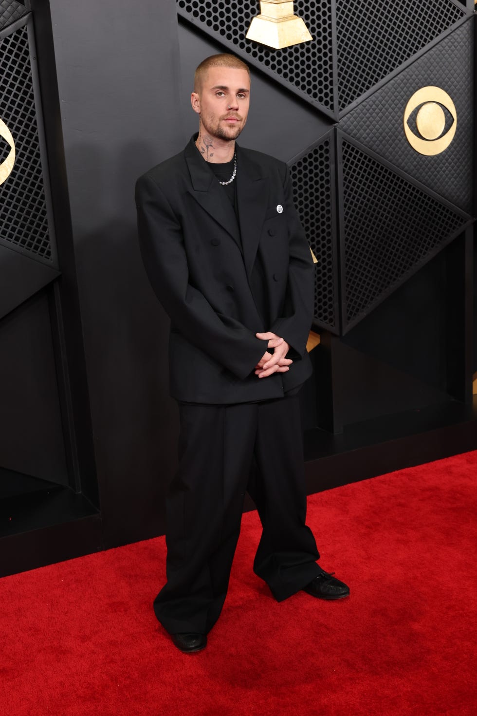 980x1470 Justin Bieber's Appearance at the 2026 Grammys Featured an Ice Out Pin and Boxers