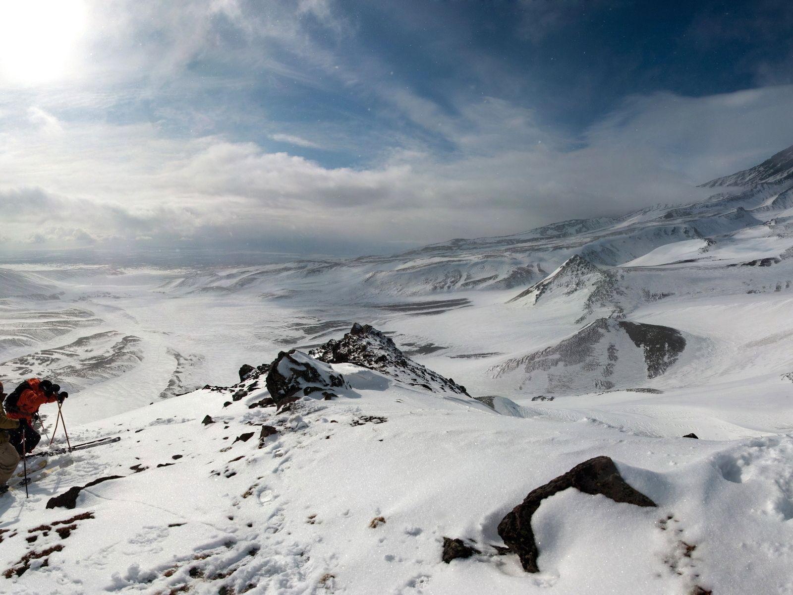 1600x1200 Download wallpaper 1600x1200 mountains, snow, ascension