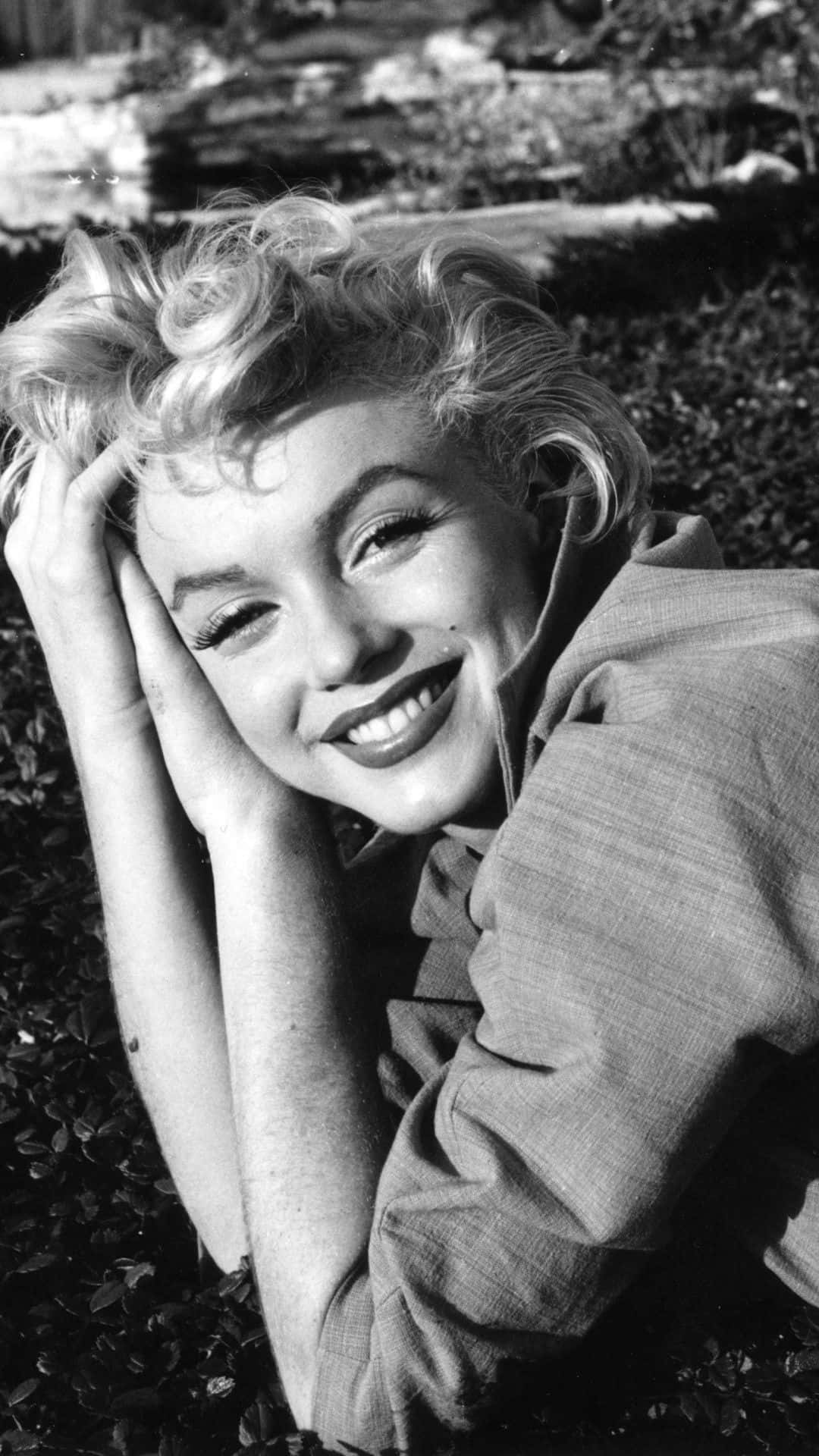 1080x1920 Download Iconic Hollywood Star, Marilyn Monroe Wallpaper