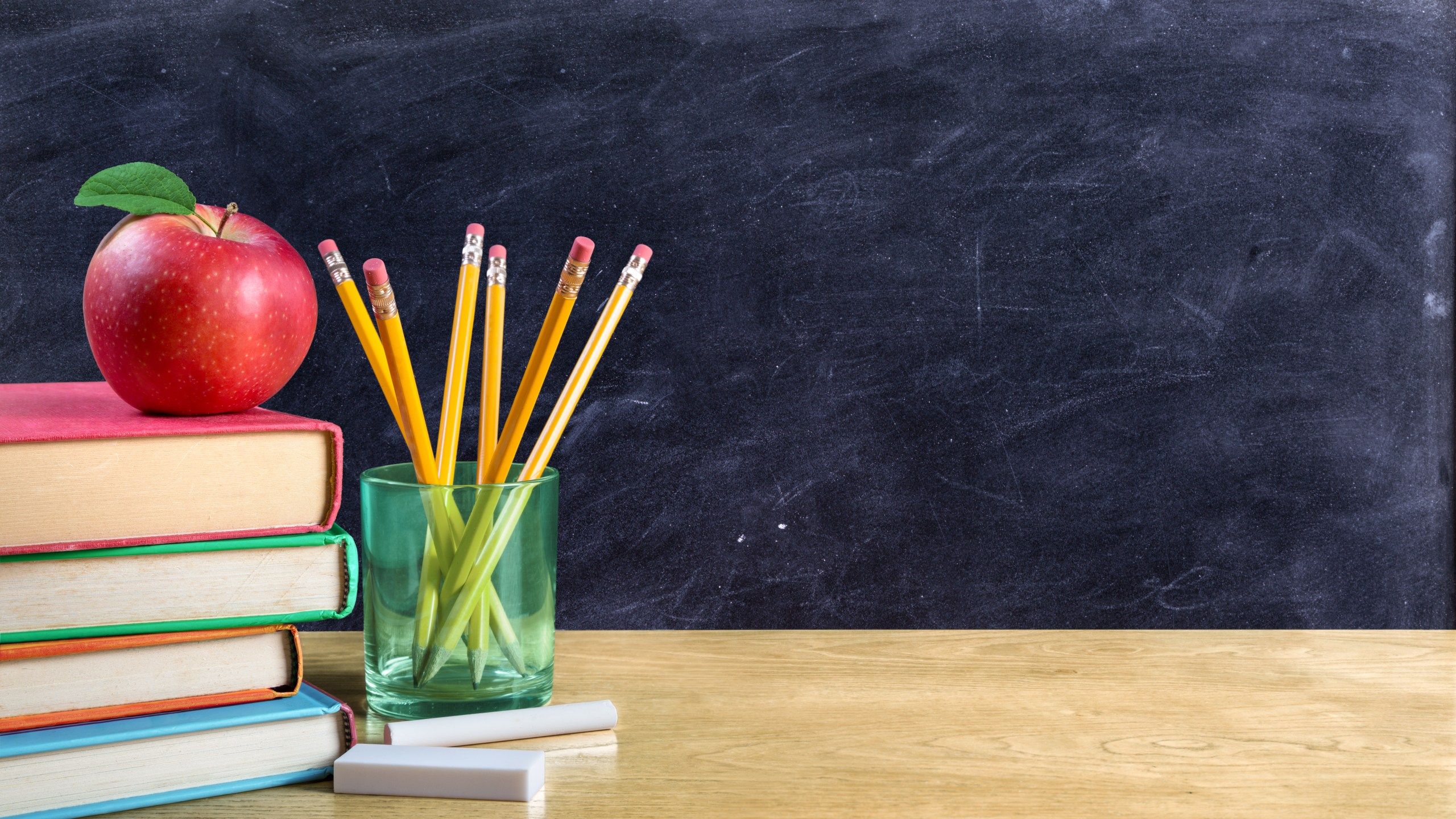 2560x1440 Teacher Appreciation Week: Freebies, deals for educators