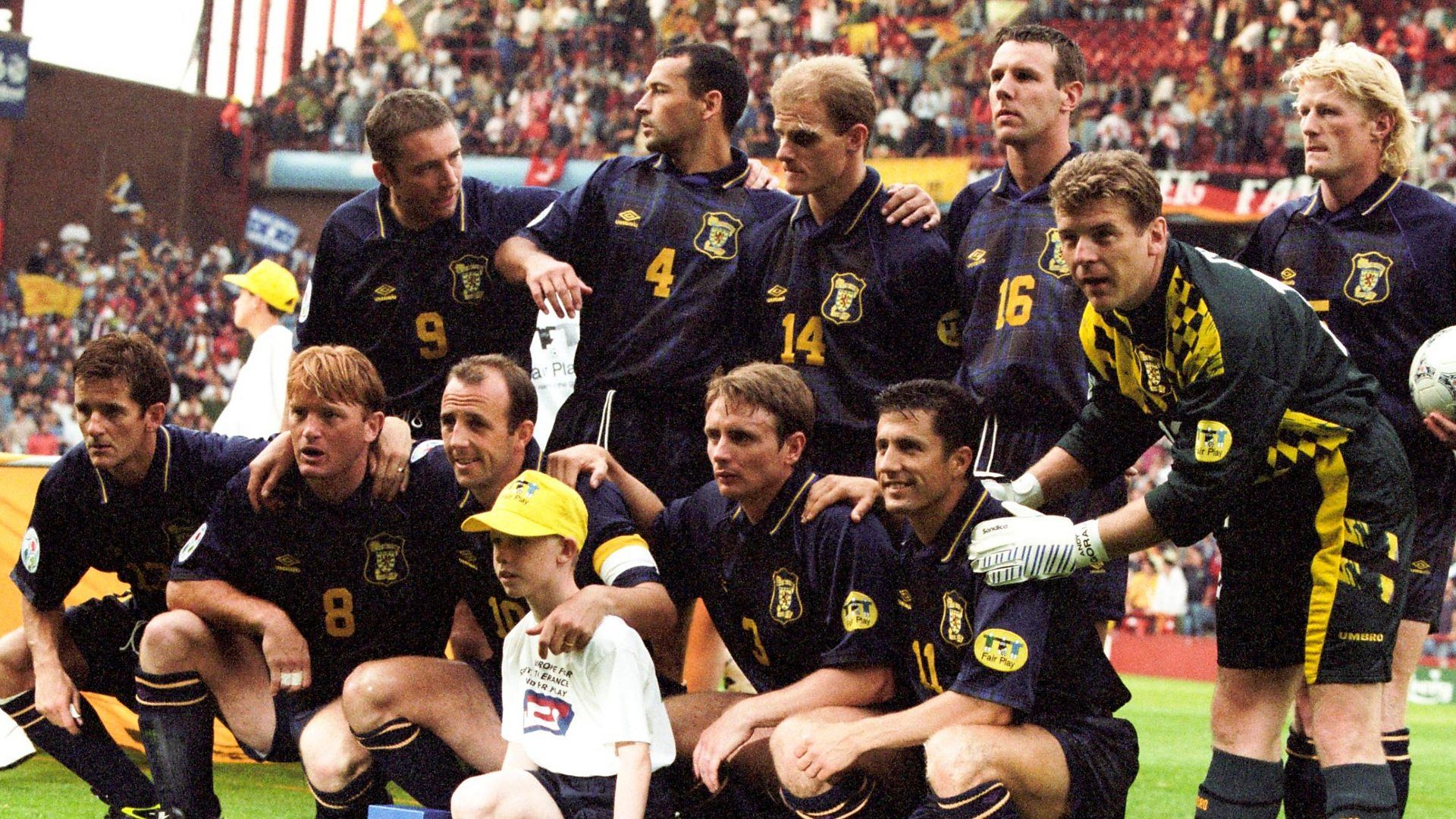 1920x1080 Euro 96: Scotland striker Ally McCoist goes close against Switzerland