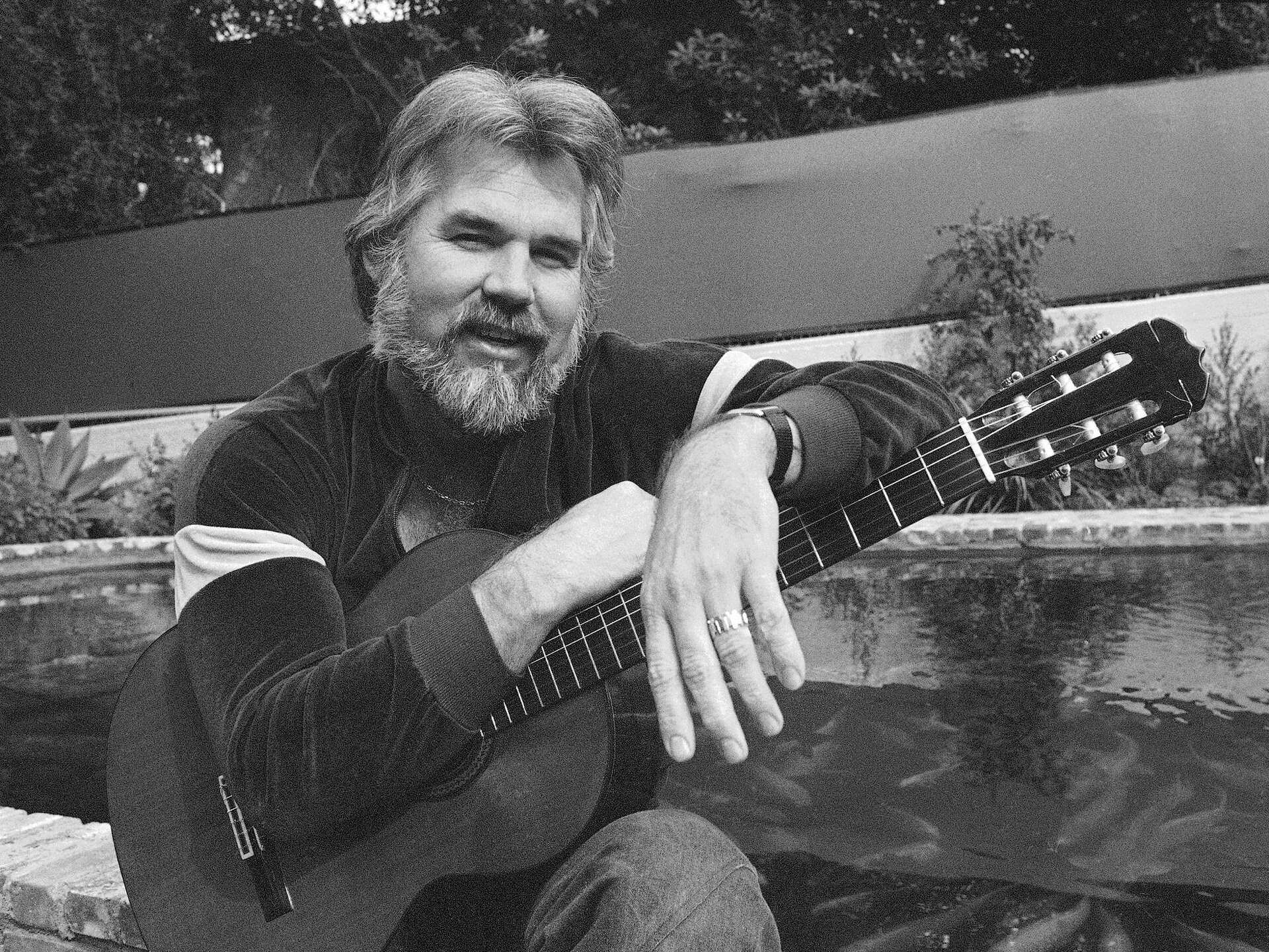 1920x1440 The Eagles' Don Henley recalls how Kenny Rogers 'took a gamble